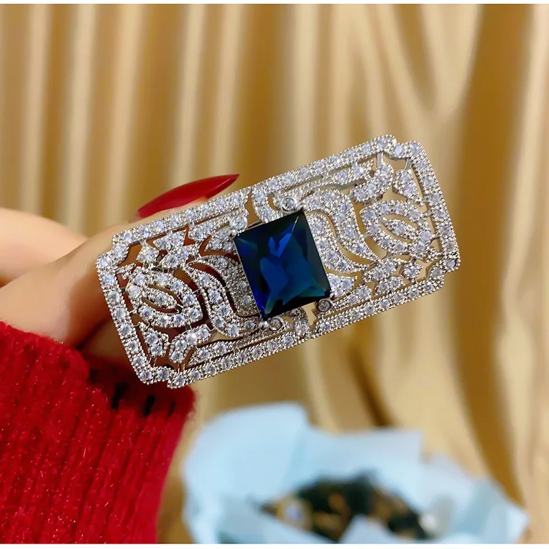 Exquisite Women Fashion Rectangle Rhinestone Brooches Pins Elegant Lady Clothing Coat Crystal Shining Badges Jewelry