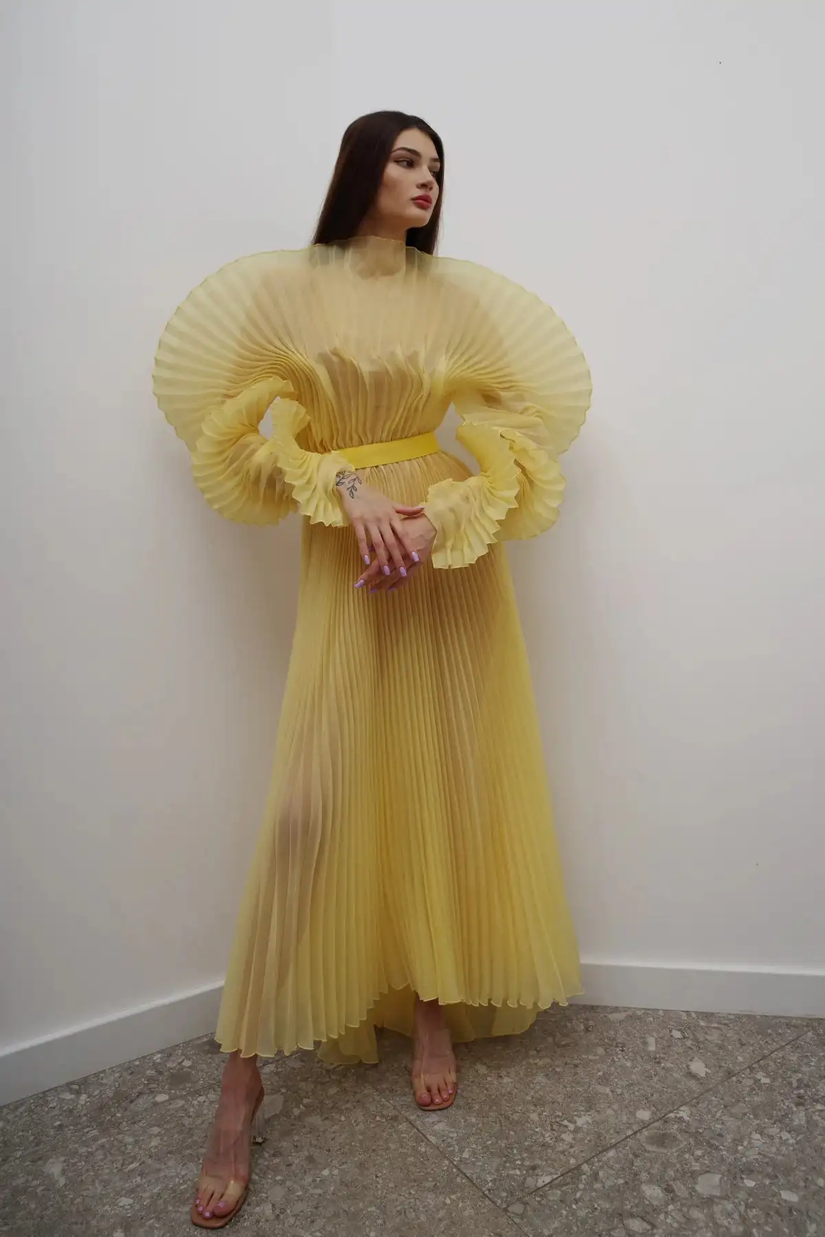 فستان نسائي جديد بأكمام طويلة مطوي من الأورجانزا على شكل حرف A فستان طويل للحفلات أصفر مصنوع حسب الطلب فساتين لحضور الحفلات الموسيقية مثيرة شفافة #4