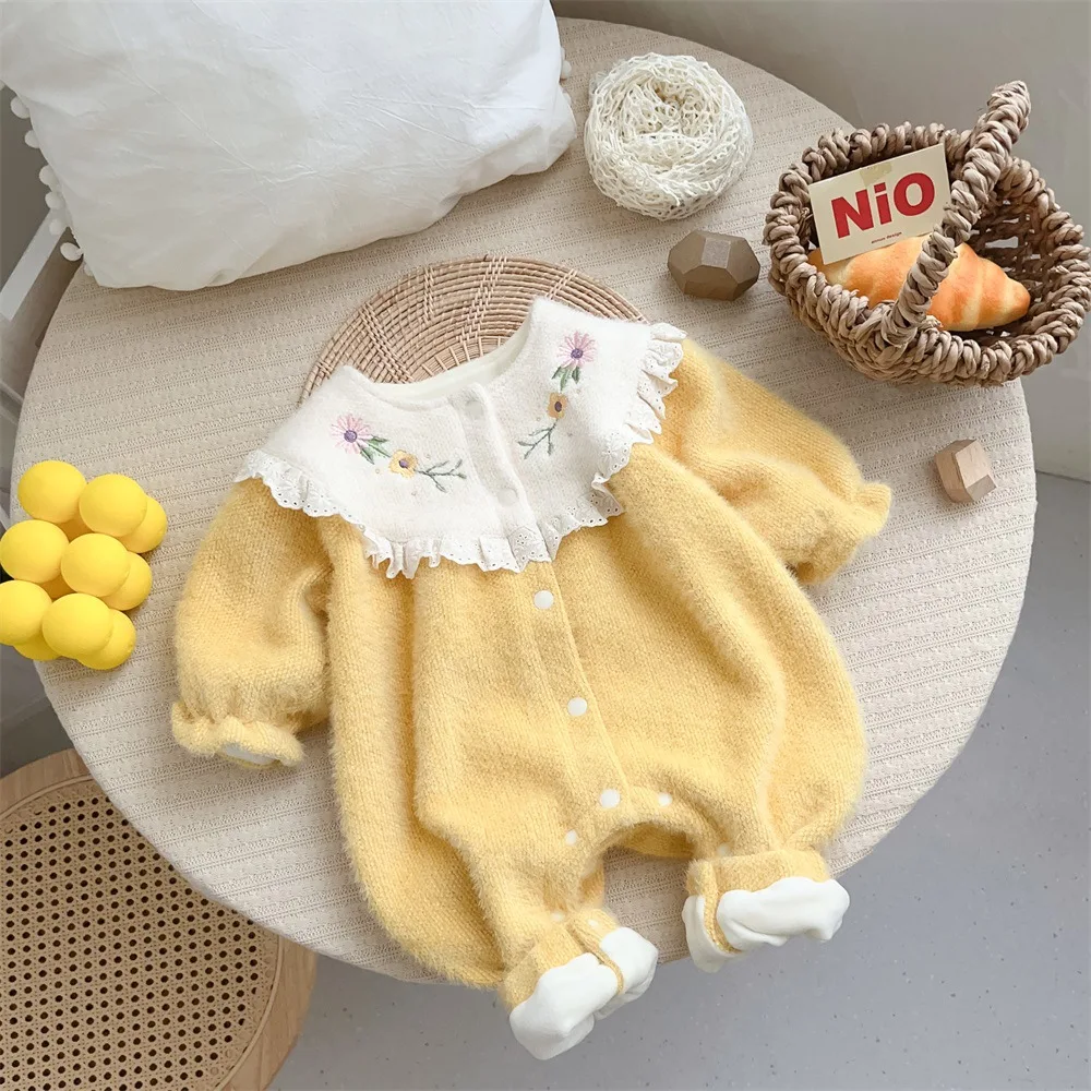 

Infant Girls Warm Rompers Cute Embroidery Floral Print O-neck Long Sleeve Jumpsuits Newborn Baby Fall Winter Soft Bodysuit