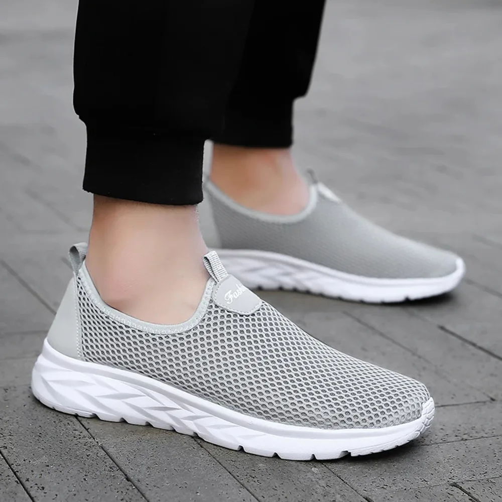 

2026 New Casual Cool Men's Shoes Cheap Elastic Sole Anti Slip Breathable Summer Running Outdoor White Sports Shoe