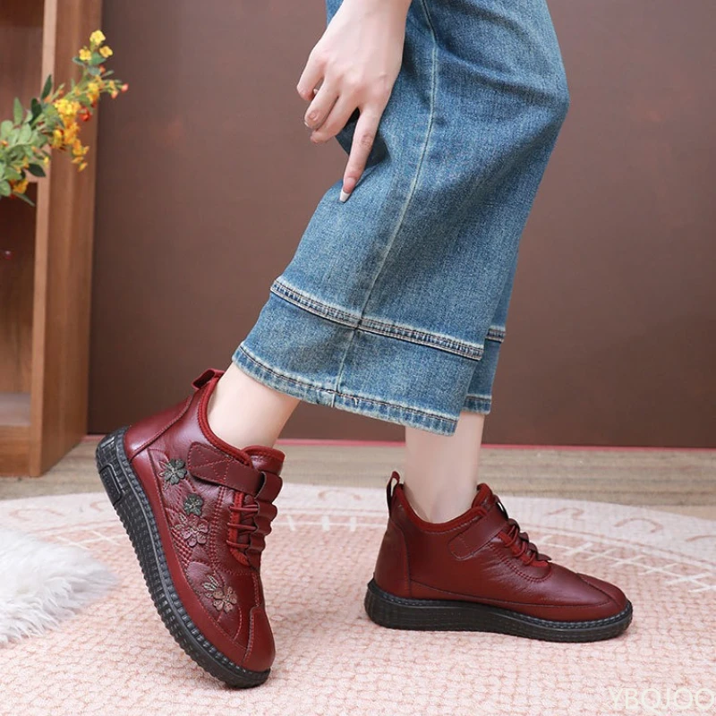 Winter Velvet Thickened Warm Soft Soled Short Boots Anti Slip Wear-resistant Casual and Comfortable Women's Cotton Shoes 2025