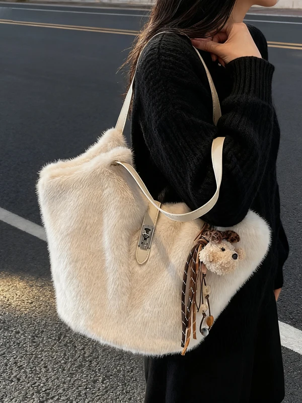 

Elegant Plush Tote Bag Women's Commuter Shoulder Bag Large Capacity Fashionable Winter Versatile Casual Lock Buckle Leather H...