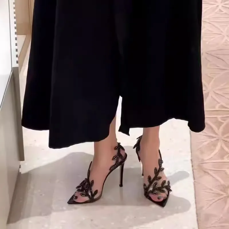 حجر الراين ورقة الديكور خنجر الصنادل المرأة مثير أشار تو شفافة بولي كلوريد الفينيل حزام عالية الكعب أحذية الحفلات الصيف