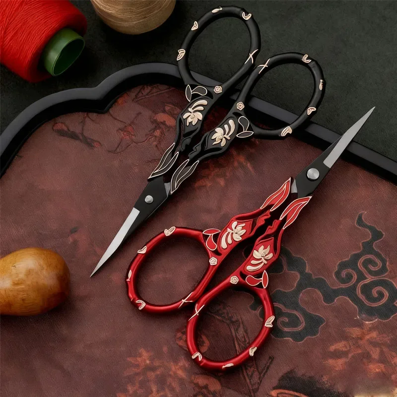/Tailor's scissors for cross-stitch, thread trimmer, tea bag cutter, tea leaf snips, lace scissors, and small hand scissors