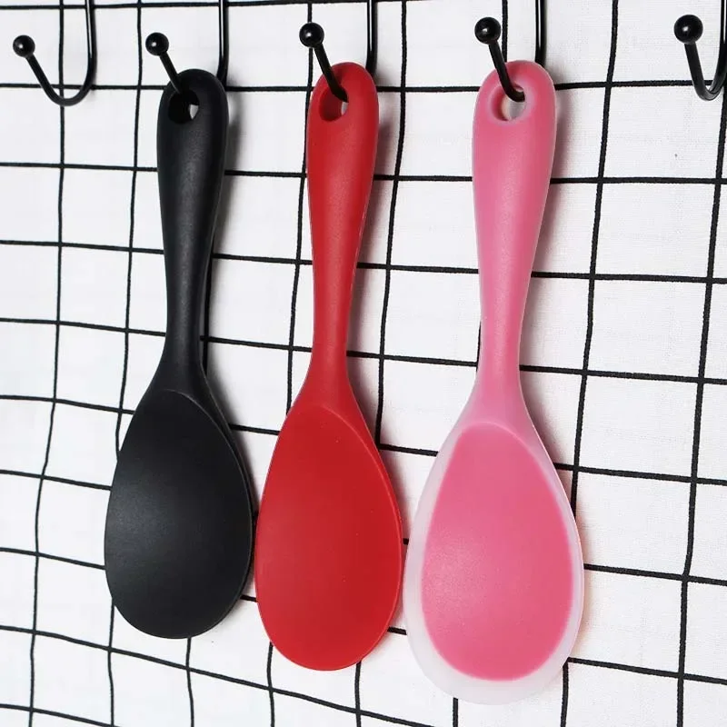 Pendurado Silicone Arroz Colher Panela de cozinha Non-stick Saucepan Fogão de arroz elétrico Cooking Scoop com buracos Itens domésticos