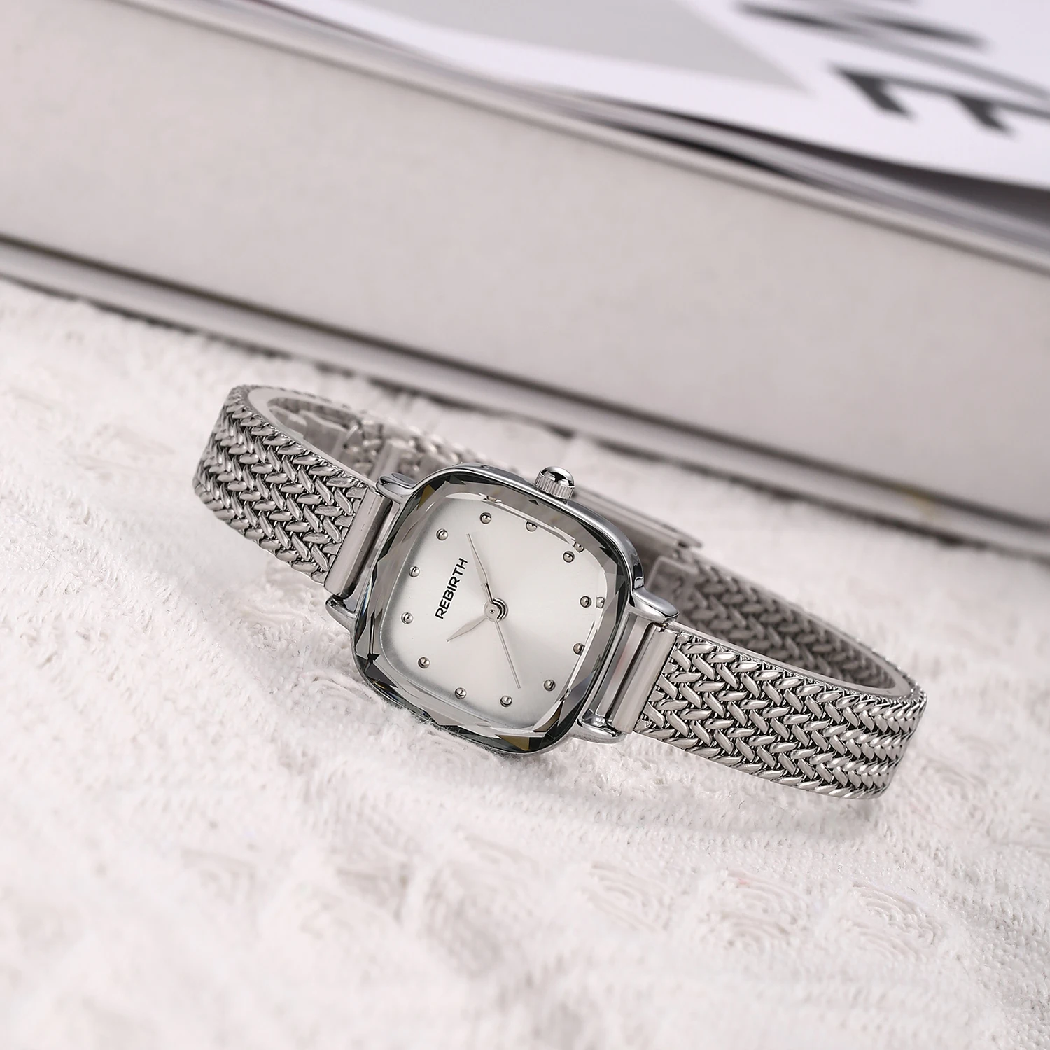 

Stylish Simple Casual Quartz Watch