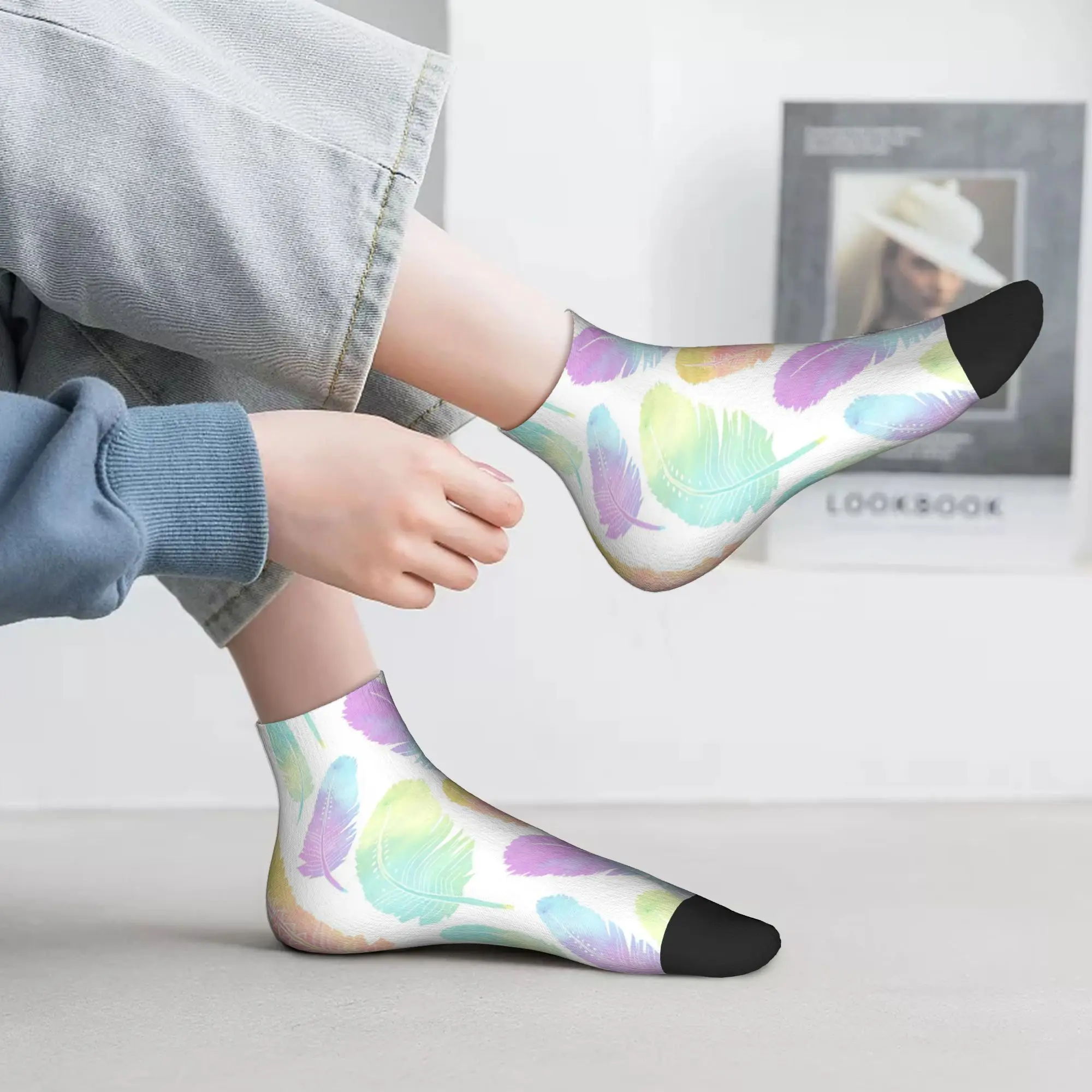 جوارب ريشة ملونة Harajuku جوارب ماصة للعرق جميع المواسم إكسسوارات الجوارب لهدايا عيد الميلاد للرجال والنساء