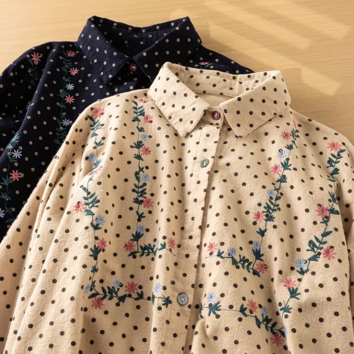 Blusas elegantes para mujer, camisas étnicas de invierno, tops de manga larga para mujer, camisas bordadas de flores cepilladas de algodón a la moda coreana