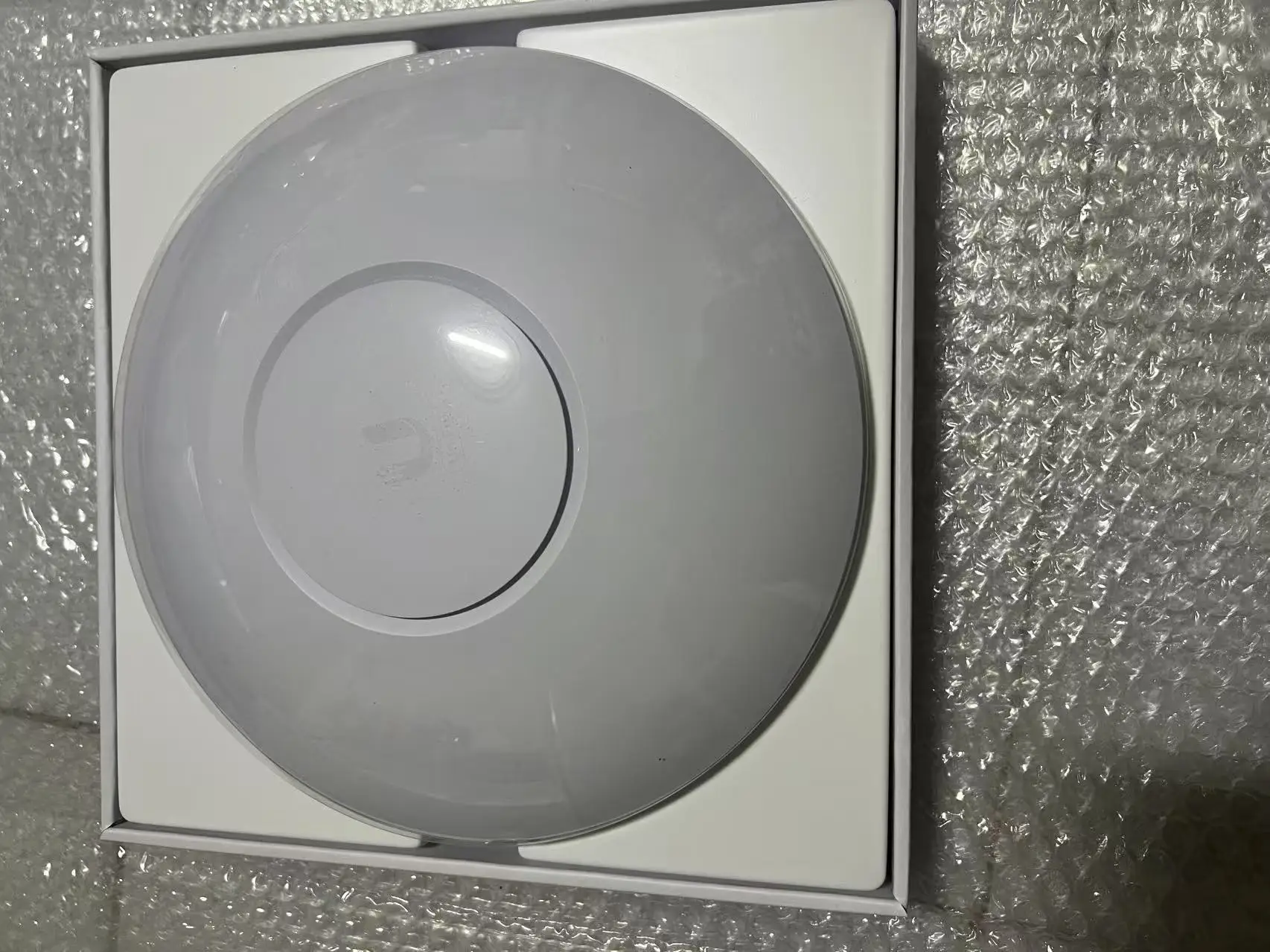 

UBNT UBIQUITI UniFi U6-LR Гигабитный двухдиапазонный беспроводной потолочный AP-покрытие Инвентарь WiFi6