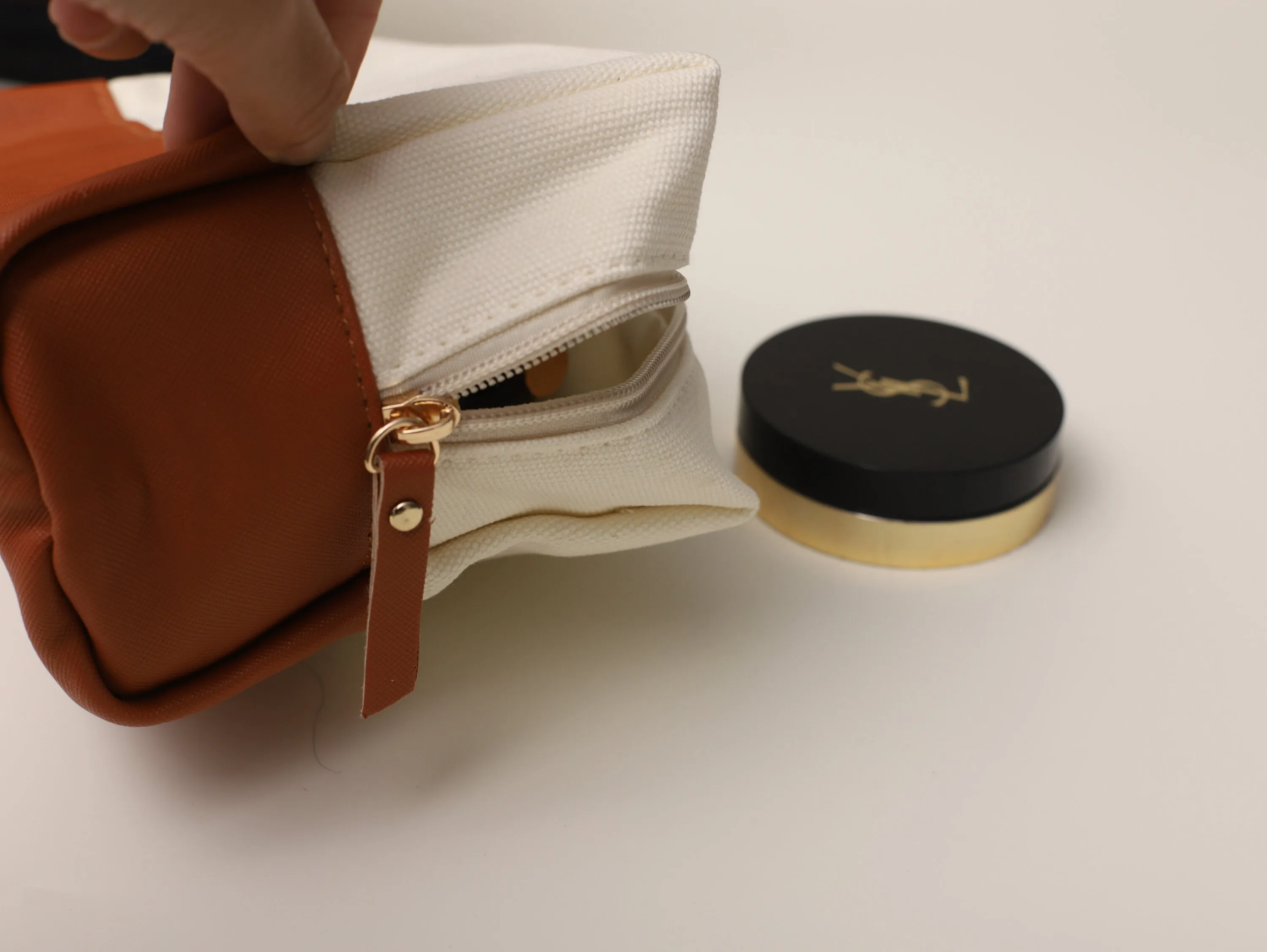 Borsa per il trucco ricamata Borsa per cosmetici con monogramma personalizzato con nome Borsa da toilette da viaggio Regalo per il suo regalo di