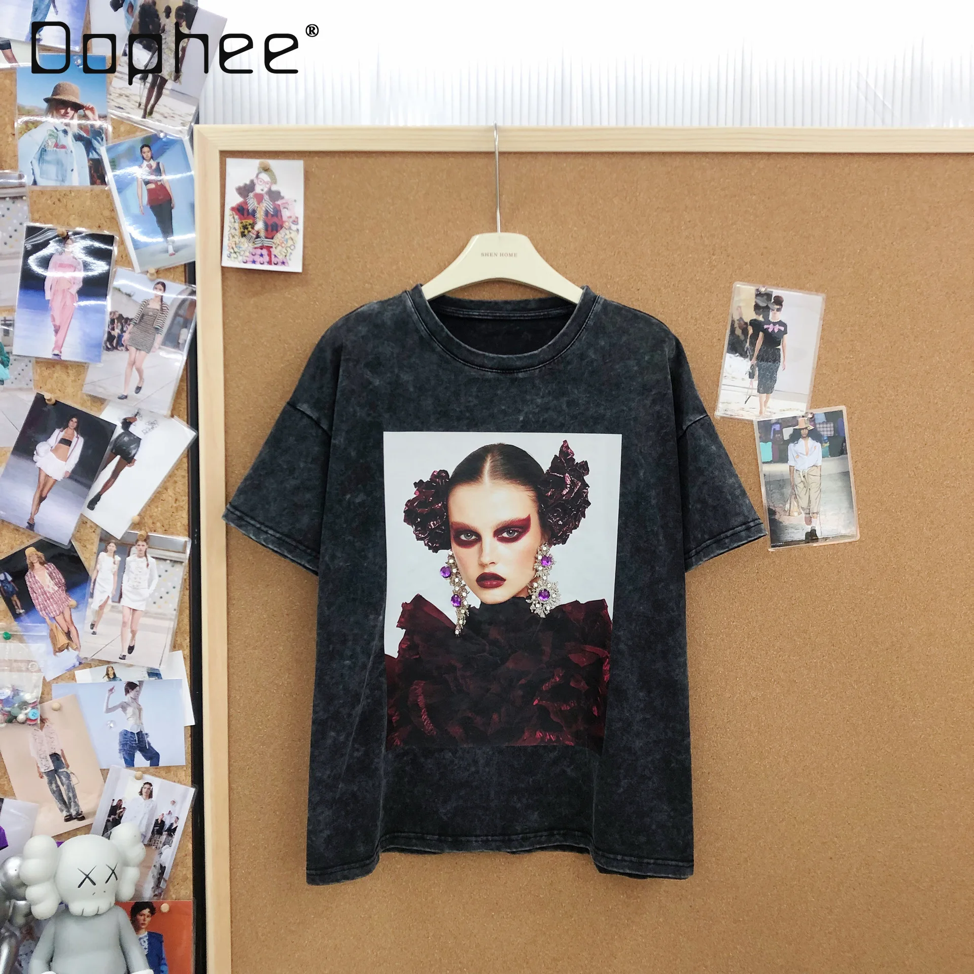 

Летняя новинка: модная футболка в стиле High Street с эффектом потертости, винтажная, ручной работы, с принтом в виде страз и символов, свободного кроя, с коротким рукавом.