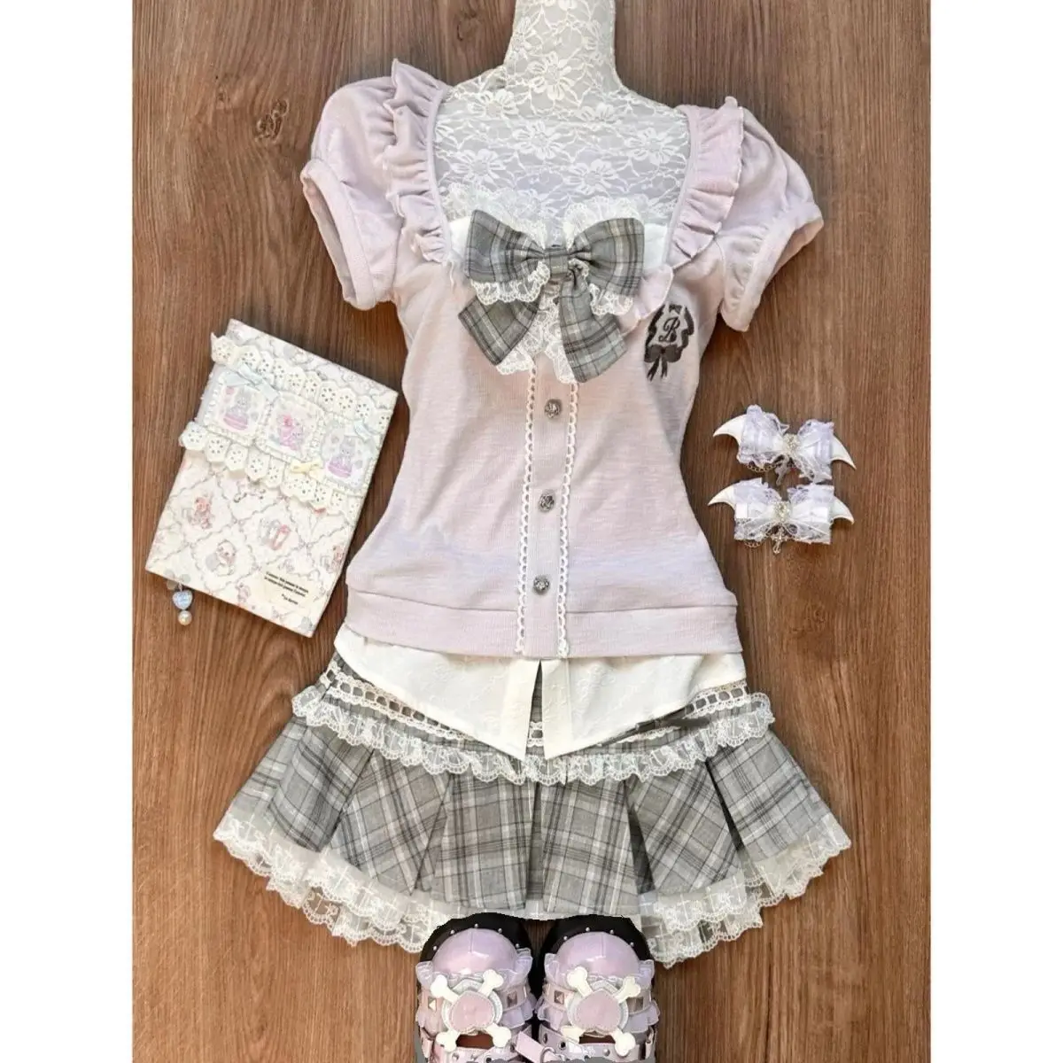 

Sweet Preppy Style Fake Two Pieces Short Sleeved Shirt + High Waisted Gray Mini Skirt Age Reducing Two-piece Set Women Y2k Suits