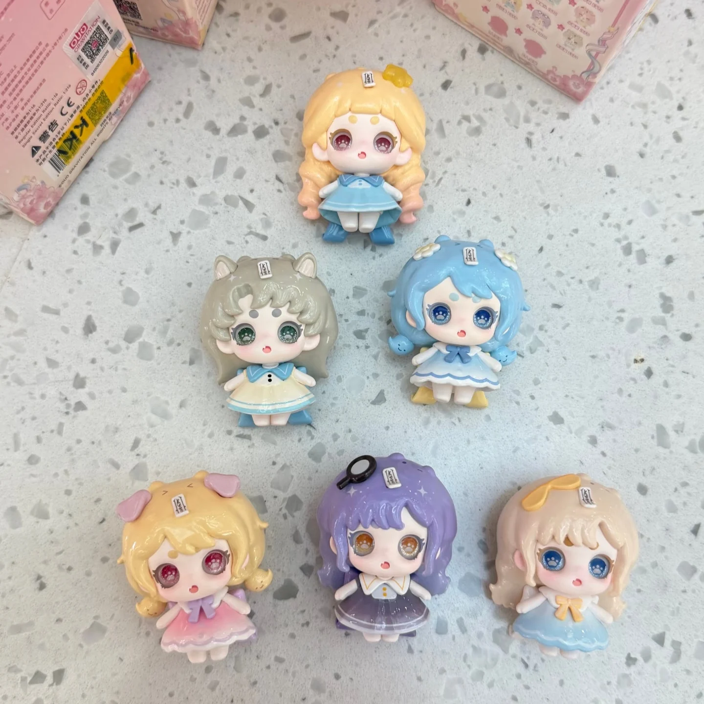 

Мини-слепая коробка, оригинальная Keeno Mbti, милая серия друзей, милая зернистая кукла, игрушка, украшение для рабочего стола, милый подарок, модное игровое украшение