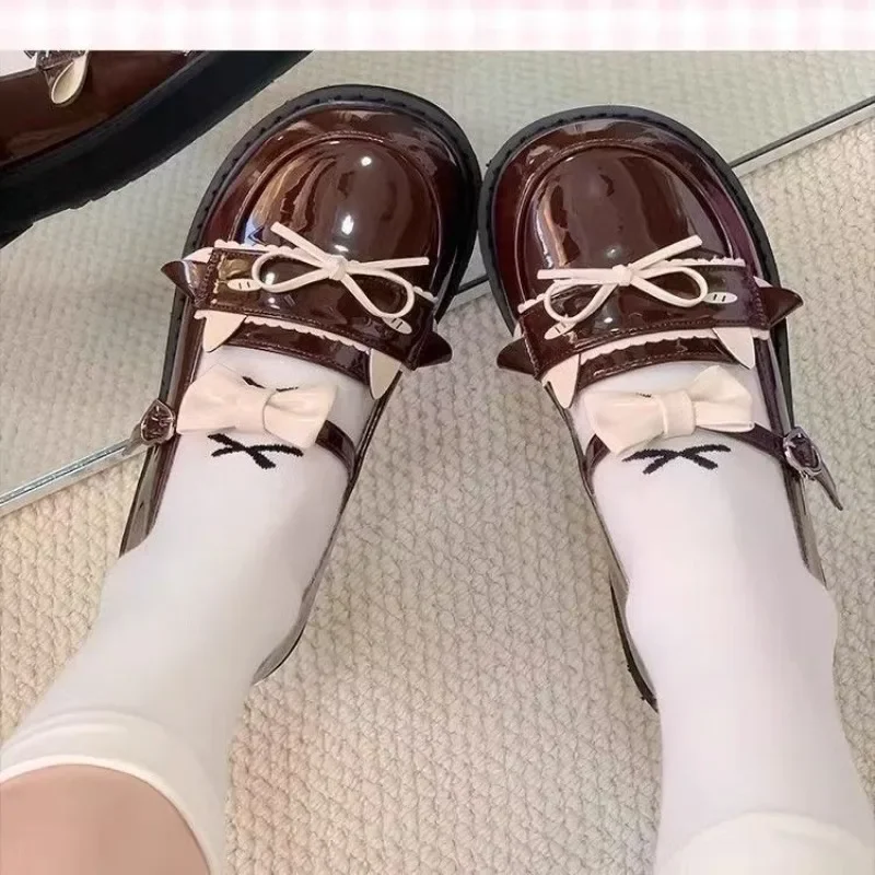 

2025 г., кожаные туфли Лолиты с низким вырезом, кавайная женская повседневная обувь на плоской подошве с бантом, маленькая кожаная обувь в японском стиле