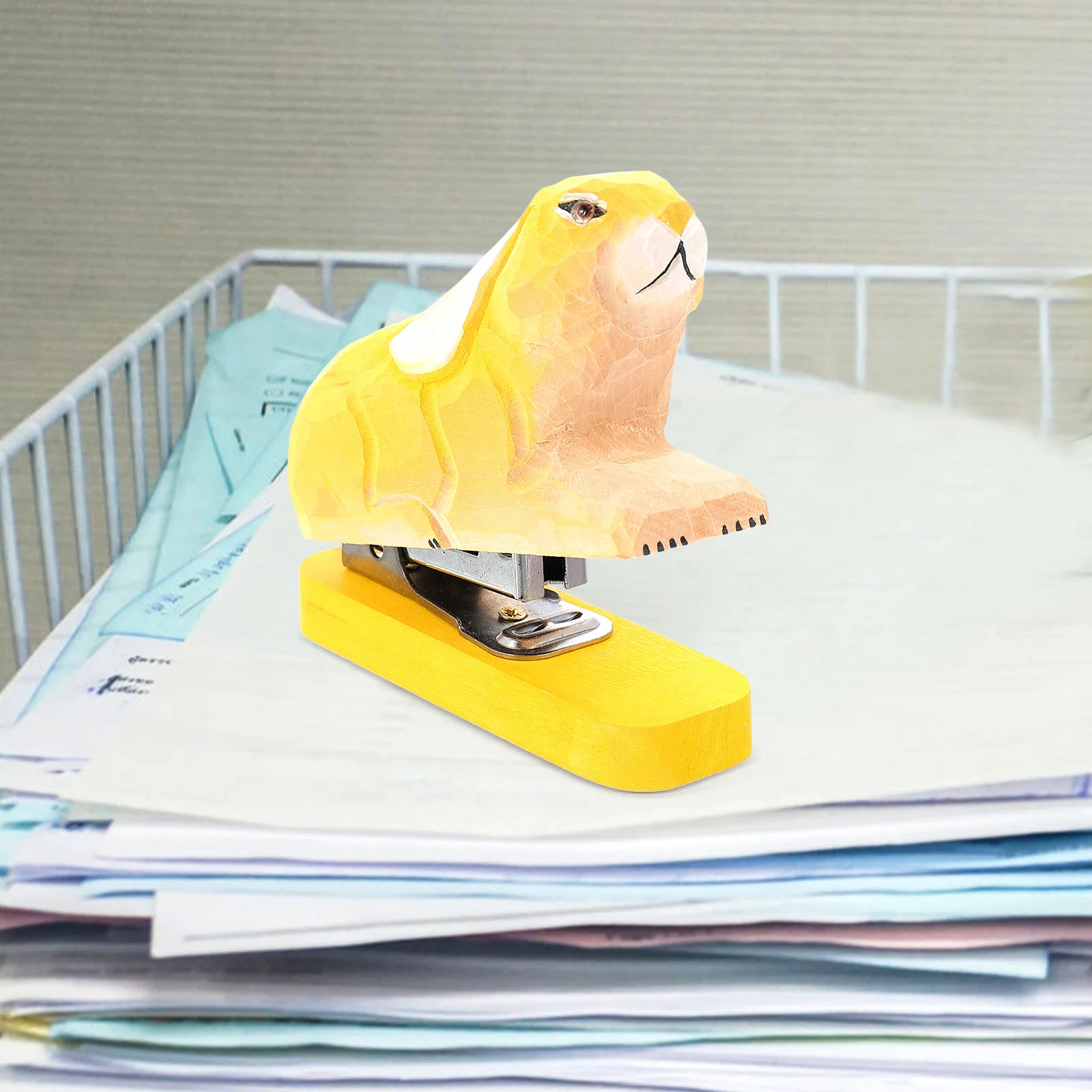 

Adorable Wooden Stapler Animal Sculpture Style for Office School Home Use Strong Long-Lasting Stapling Tool Desktop Ornament