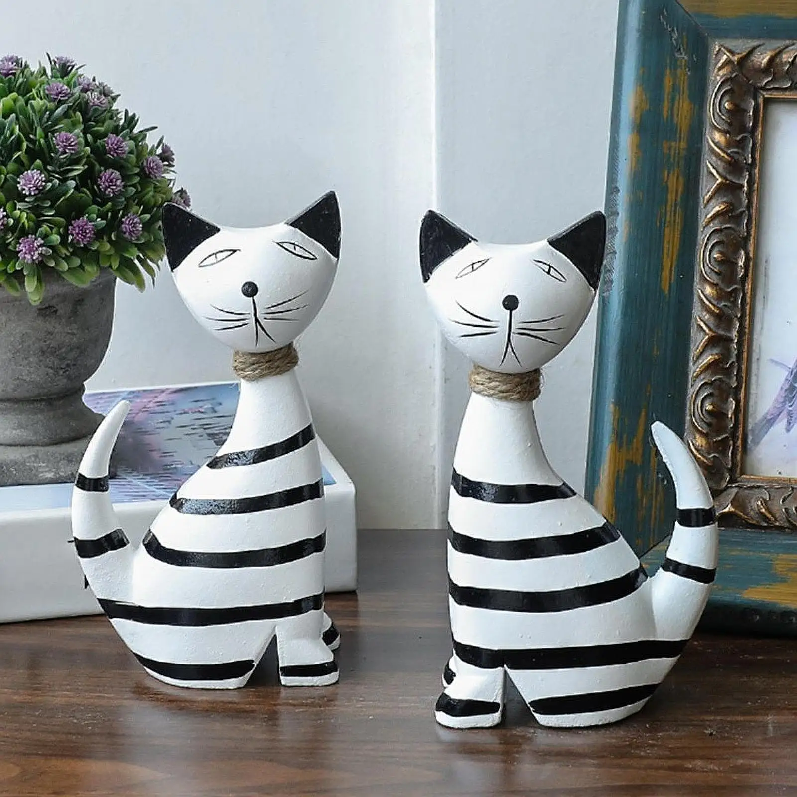 2x Stripes Cat Figurines Wood Nordic Home Decor Delicate Cat Statues Ornaments for Shelf Coffee Table Keepsake Colleague Bedroom