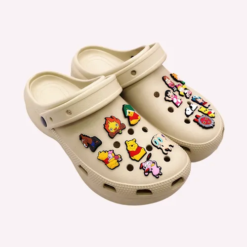 Imagen 2 del producto MINISO Winnie The Pooh, 1 Uds., dijes para zapatos, accesorios para sandalias, Pin de zueco de PVC, decoraciones, pulsera, regalos para amigos