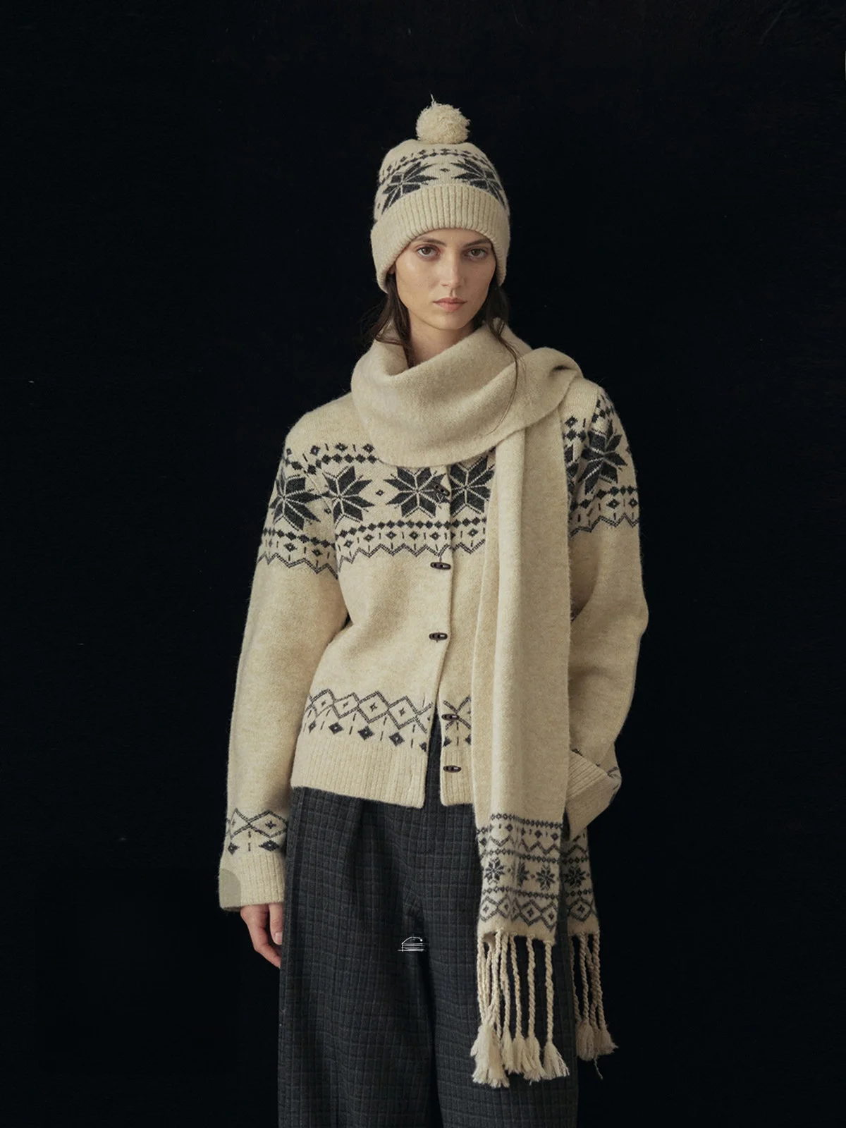 

Nordic Sle Knitted Cardigan Hat Scarf Set round Ne Open Front Casual Comfortable Women's Sweater Premium Blend Fiber