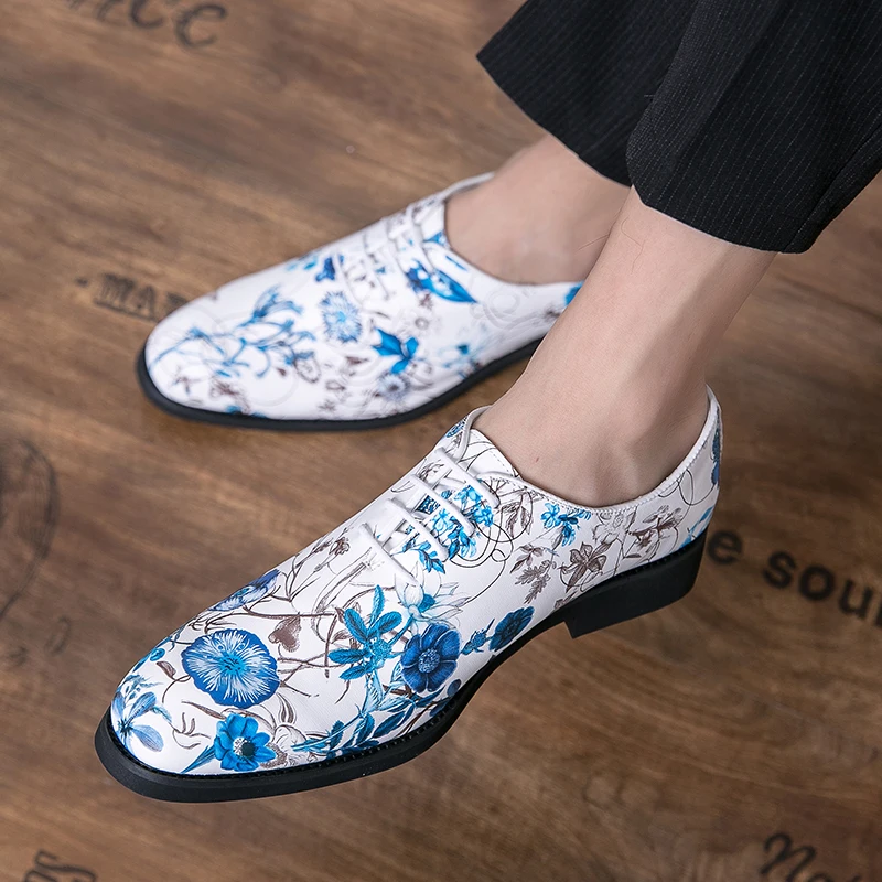 

Round Headed Men Printed Korean Version Blok Shoes with Lace Up Personalized Trendy Banquet and Wedding Fashion Shoes