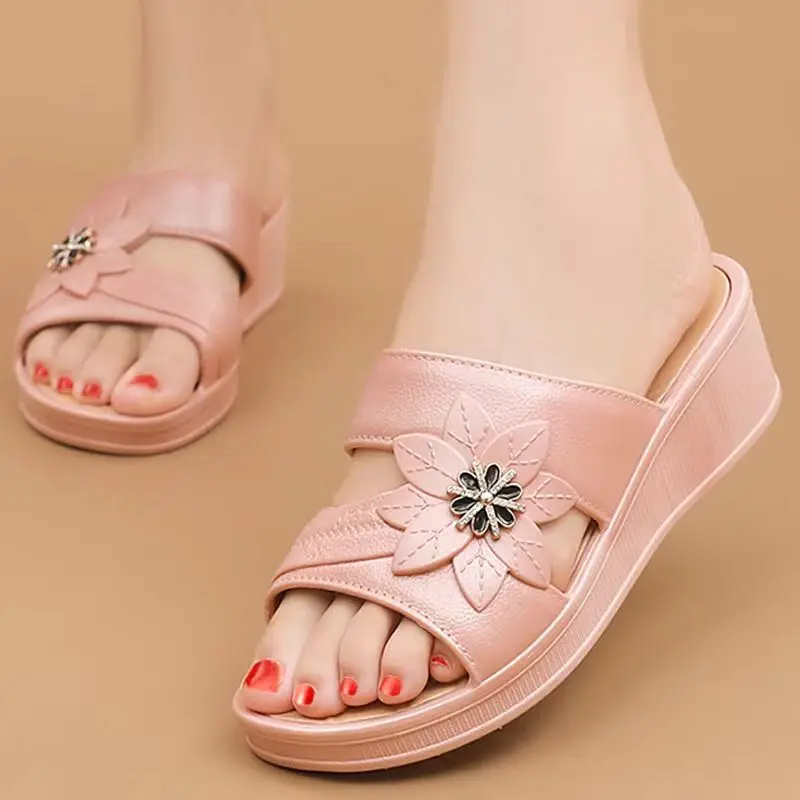 

Summer New Woman's One Word Wedges Slipper Soft Sole Non Slip Home Slipper Outdoor Beach Slipper Mom's Slippers Sandals