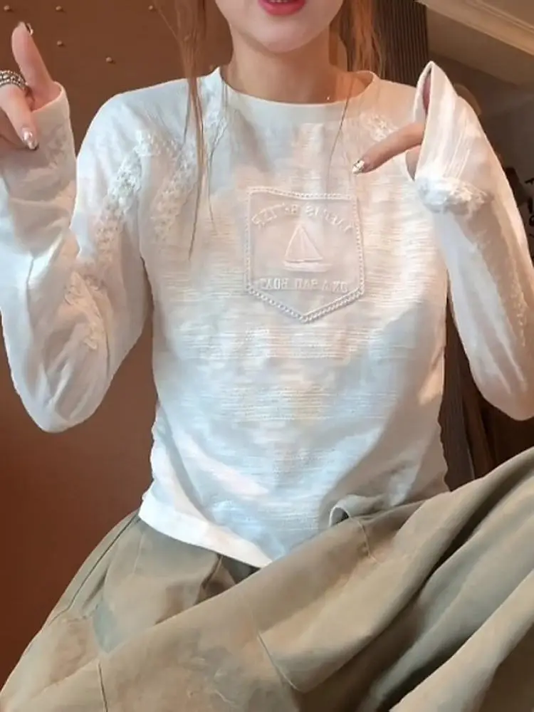 Luźna, koronkowa, długa bluzka z okrągłym dekoltem, damska, jesienna, w stylu lazy, do noszenia pod spód, oddychająca, wygodna, szybkoschnąca.