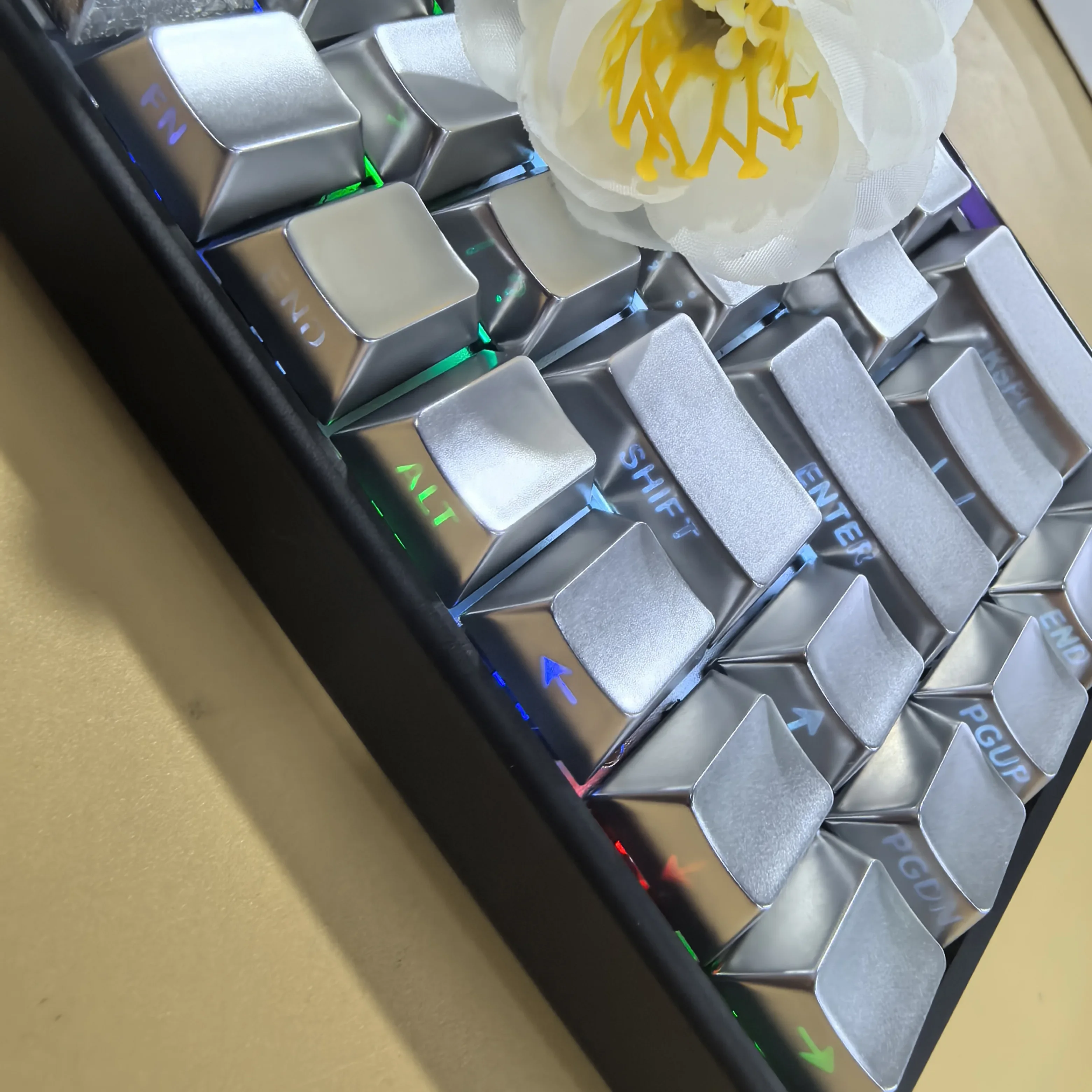 

Silver keycap PBT material metal texture translucent wooting60he