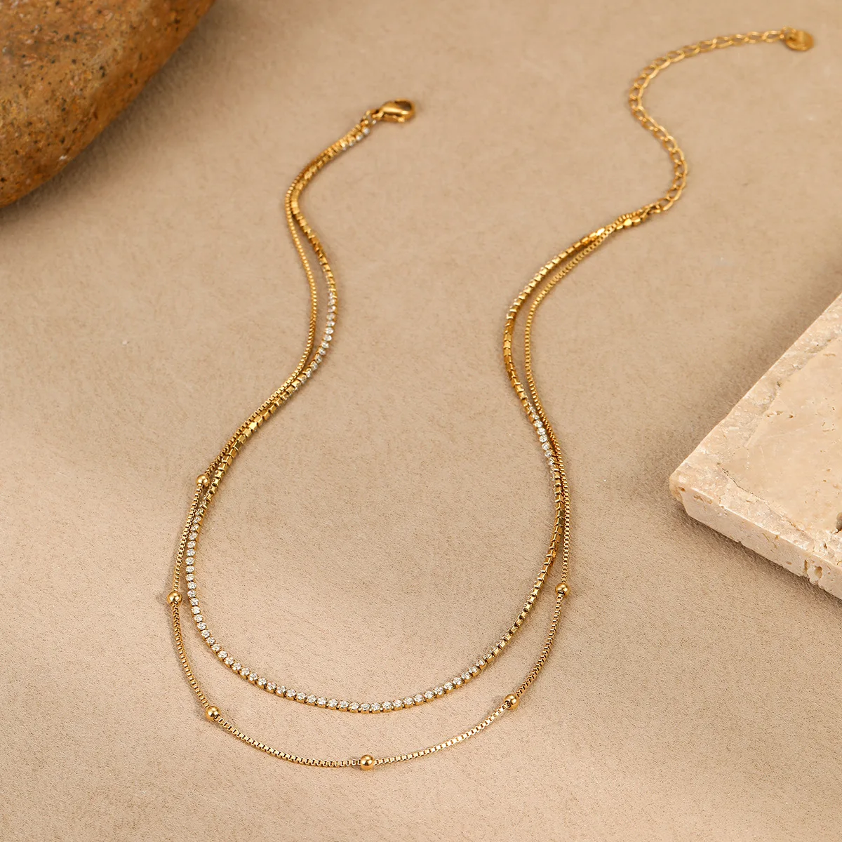 قلادة من الفولاذ المقاوم للصدأ بطبقات مطلية بالذهب للنساء، قلادات بسلاسل مزدوجة من الفولاذ المقاوم للصدأ، قلادة بسيطة غير مشوهة