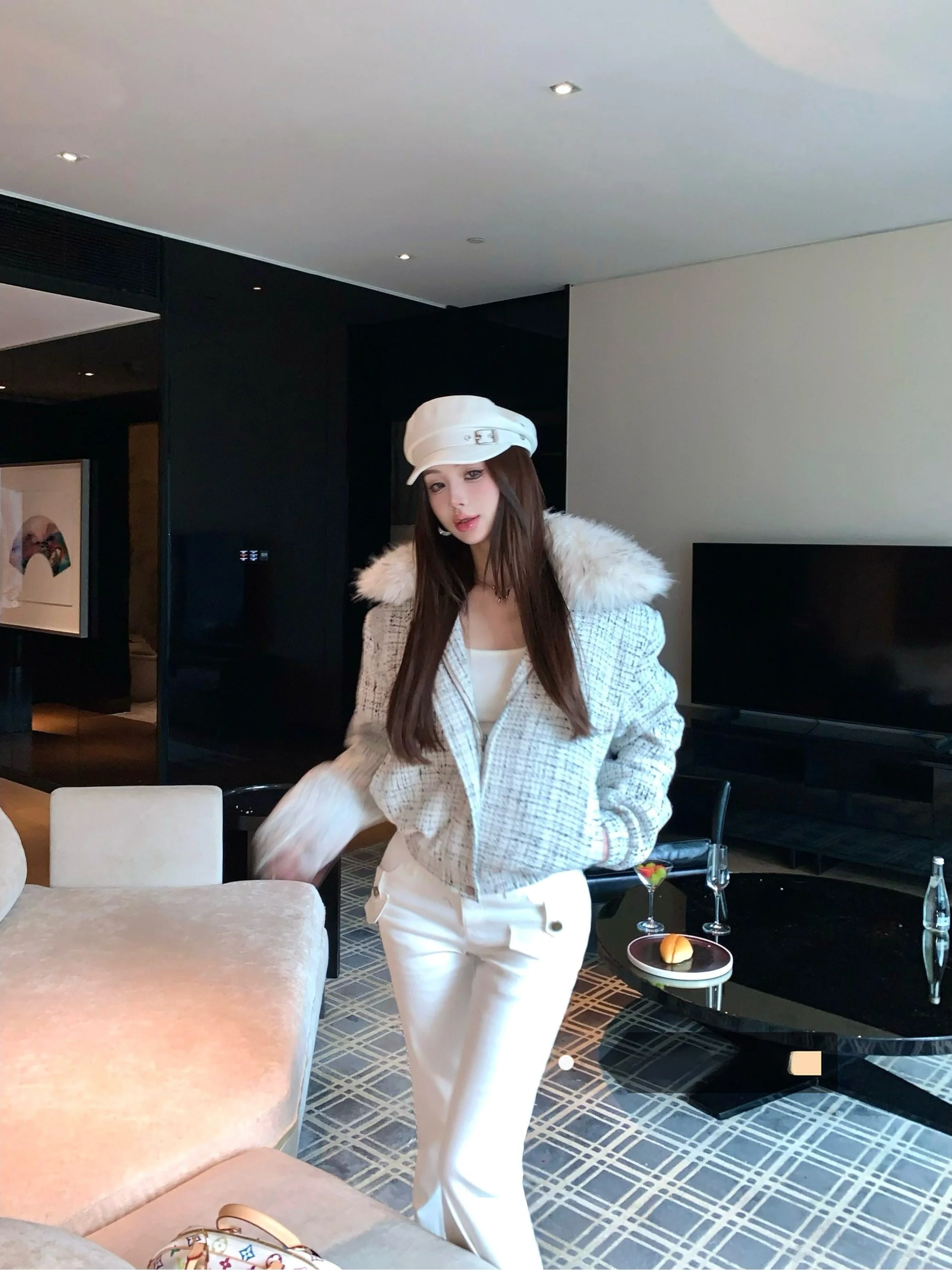 

Стильная хлопковая стеганая куртка для женщин: модная, теплая, свободного кроя, на молнии, с воротником из шерсти, для повседневной носки, прямого силуэта