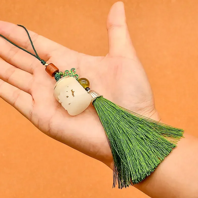 Hollow Sachet Ball Keychain Tassel Luminous Flower Vine Agarwood Aroma Diffuser Car Pendant Safe Knot Good Luck Fortune Gifts