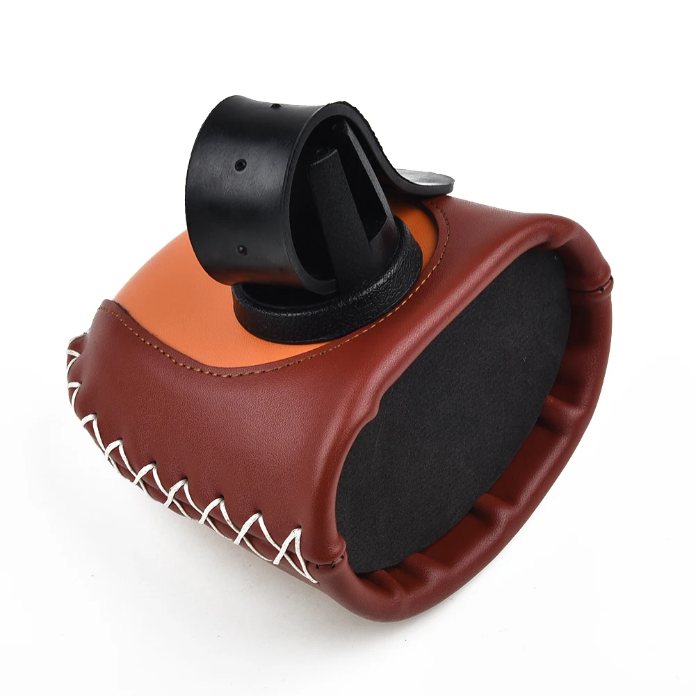 

Traditional Strap On Arrow Quiver for Recurve Bow and Longbow Featuring Secure Strap System Lightweight and Noise Design