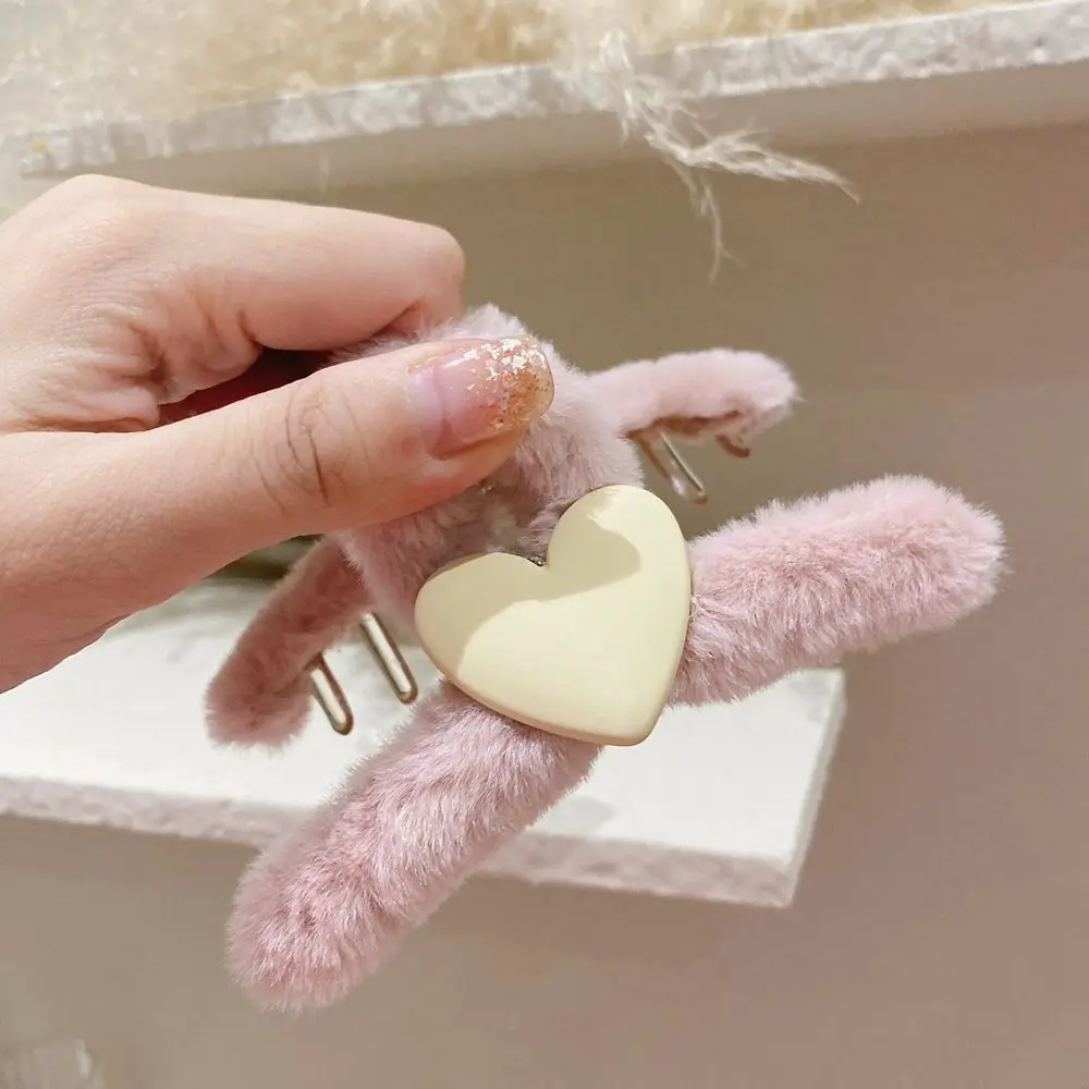 Simple Furry All-match Girls Alloy Female Hair Accessories Plush Hair Claw Love Grasp Clip Korean Style Hair Clip