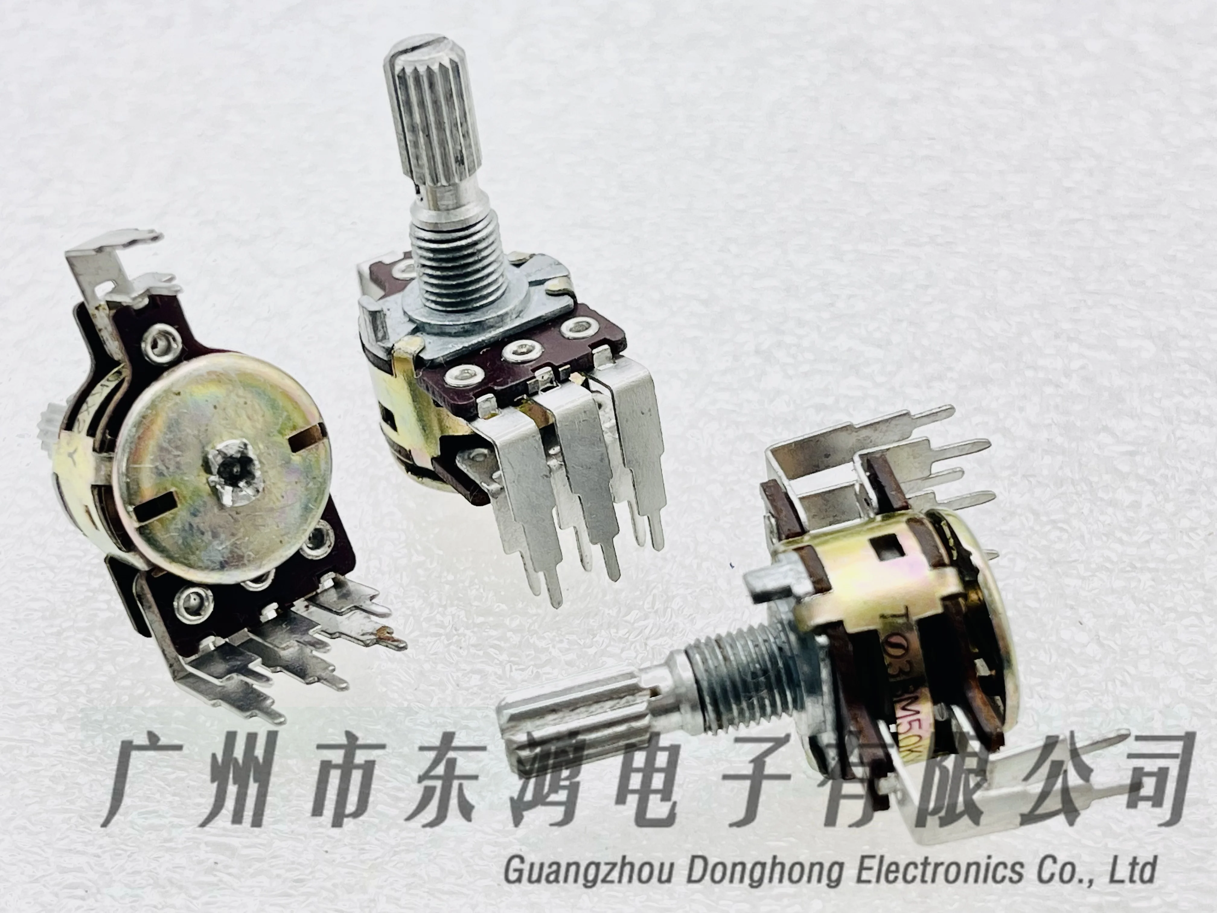 1pcs Japanese RK16 dual potentiometer with tap 3BM50K × 2 with center axis length of 20mm