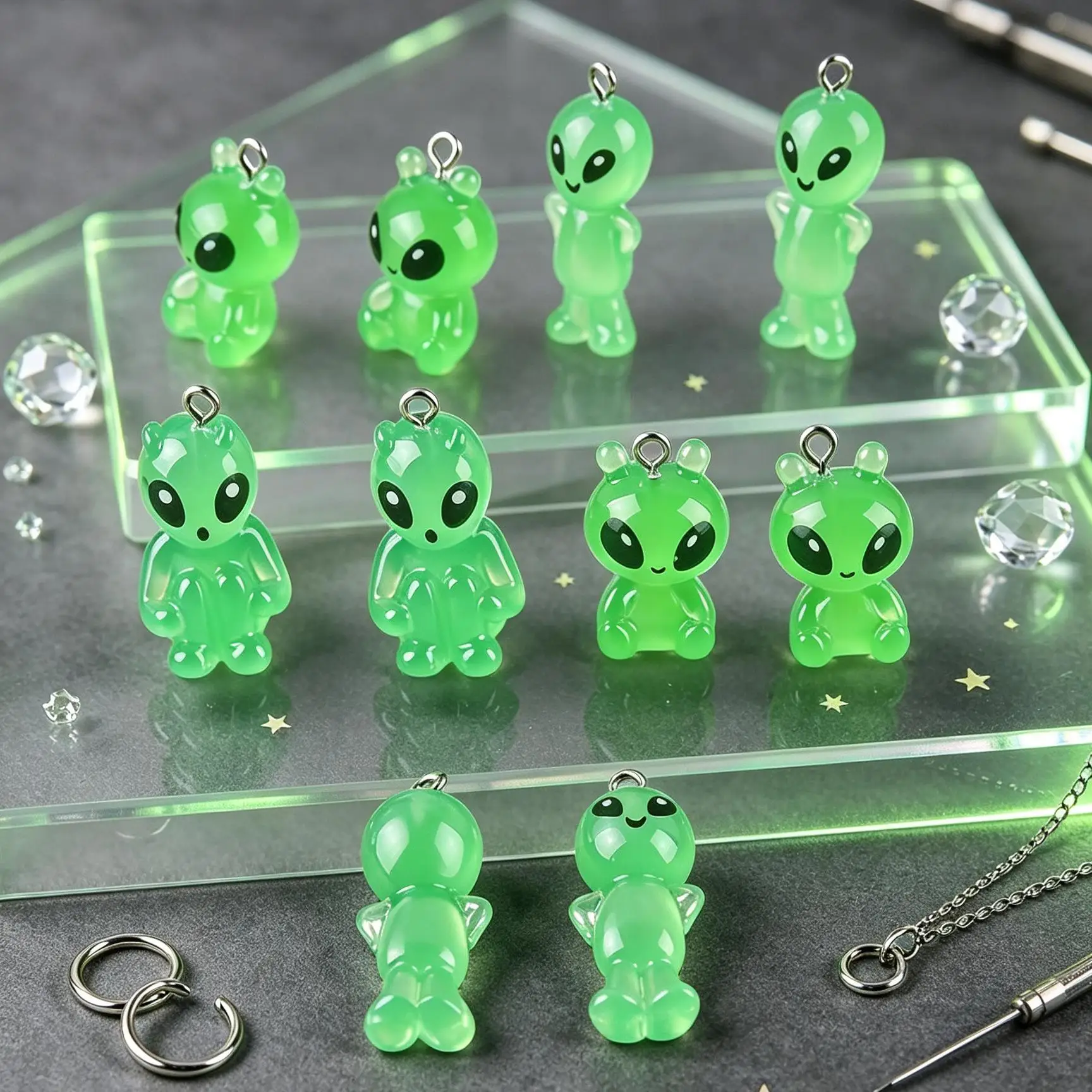 10PCS Random mix of styles Cute Mini Luminous Transparent Green Alien Resin Charms Pendants for DIY Craft Making