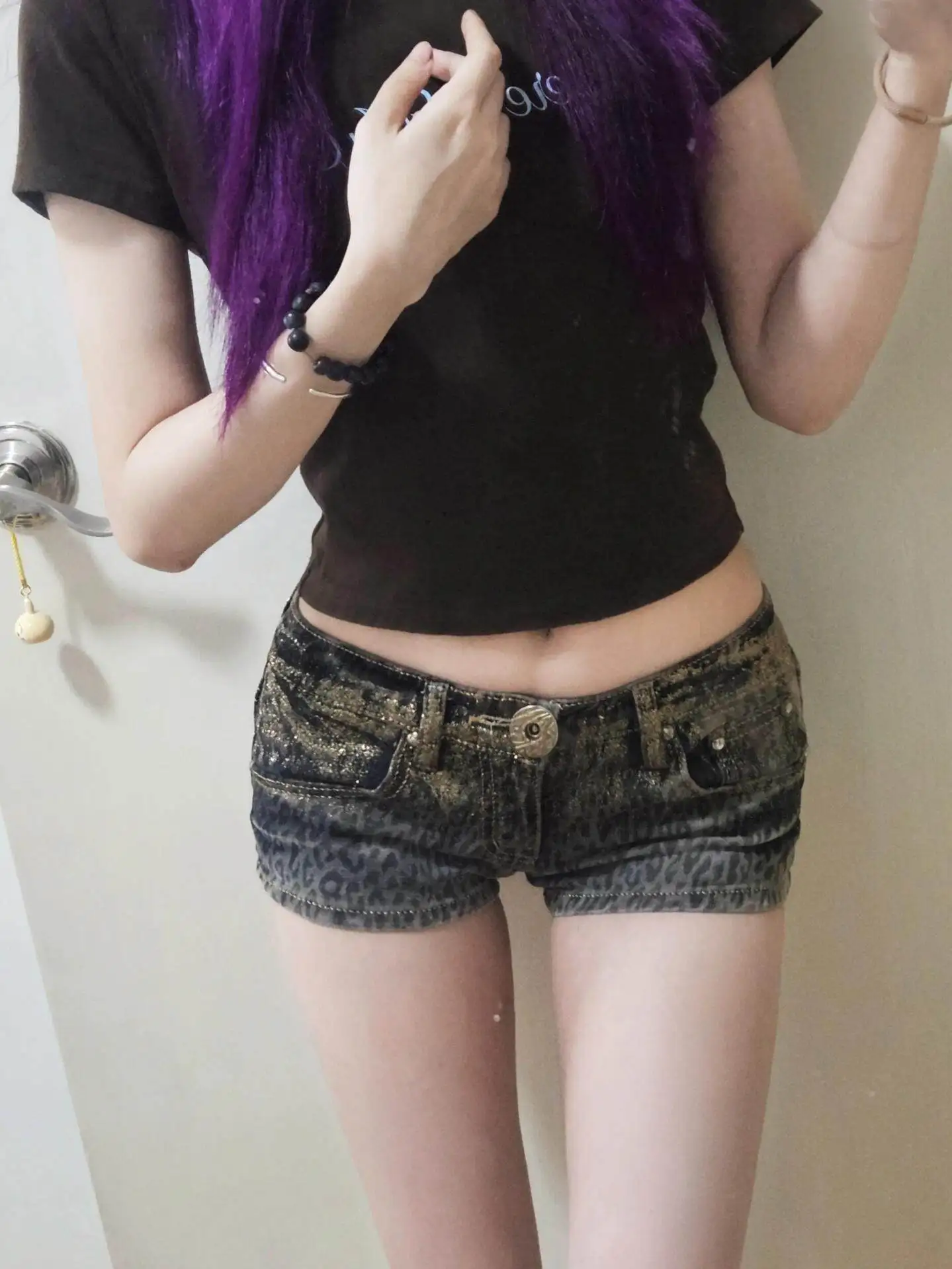 Low Waist Slim Fit Sexy Short Denim Hot Pants Women's Y2K Retro Style Leopard Print Gold Embossed Trendy Casual Pants