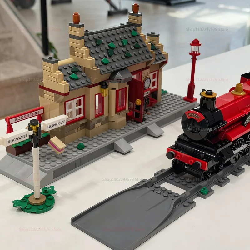 Customizable Building Blocks Toy 1074Pcs Classic Train Set With Station Construction Brick Education Learning Toy For 6+ years