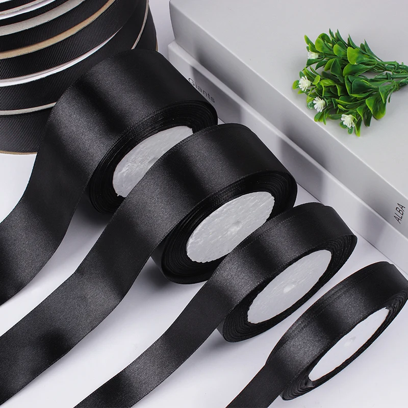 : Koronkowa i tatowana biżuteria DIY