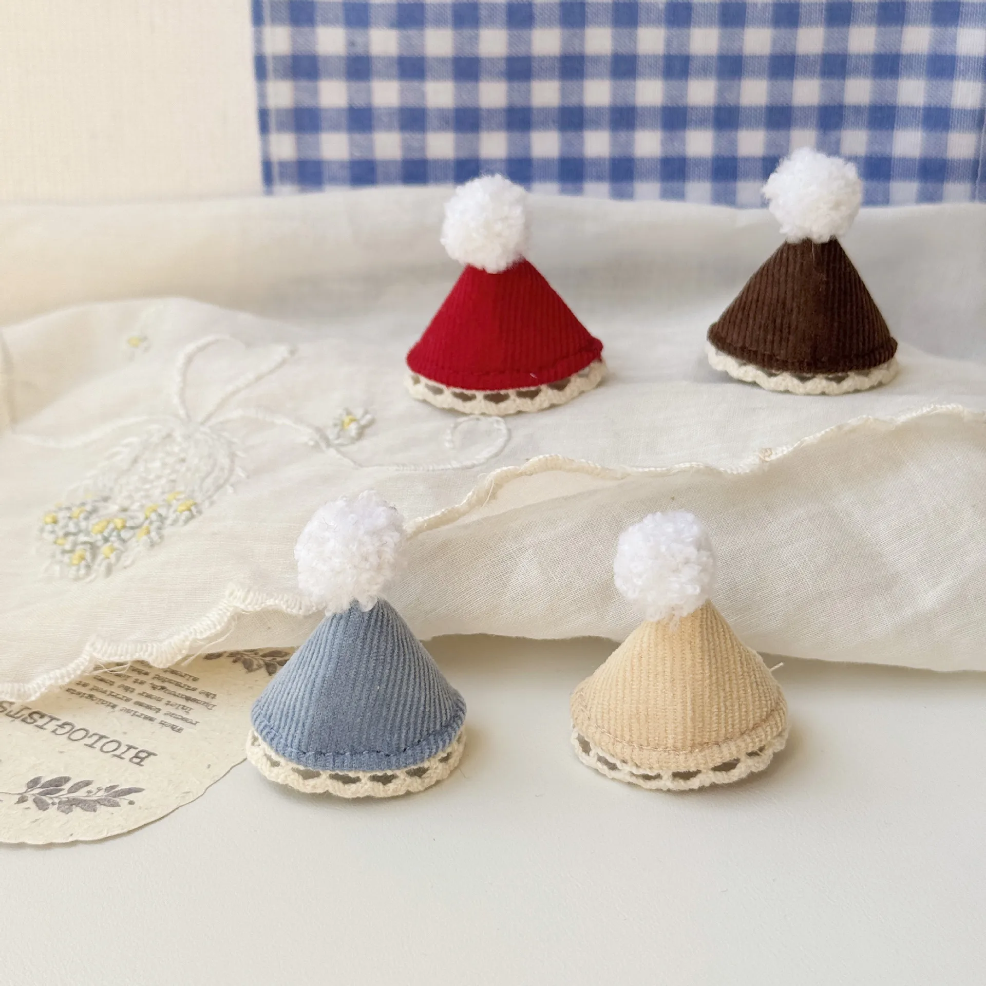 

1pc 10cm Blind Box Figure Clothes, Star Decorative Hat Mini Doll Outfit, Perfect For 10cm Plush & Vinyl Toy, Collectible Figure Accessories Birthday Gift