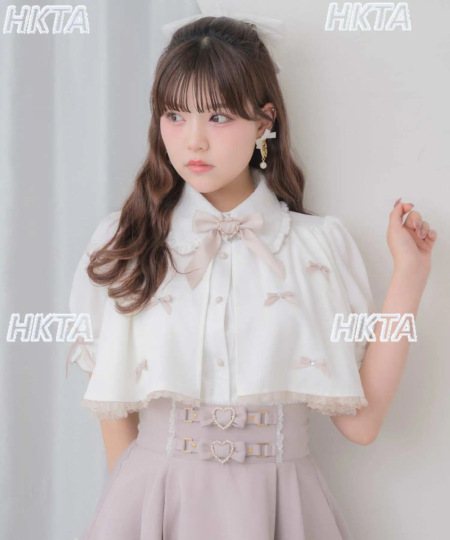 

Japanese Sweet Style Fake Two-piece Bowknot Shirt Women's Blouses Gray Lace Ruffle Short Sleeve Blouse Lolita Top