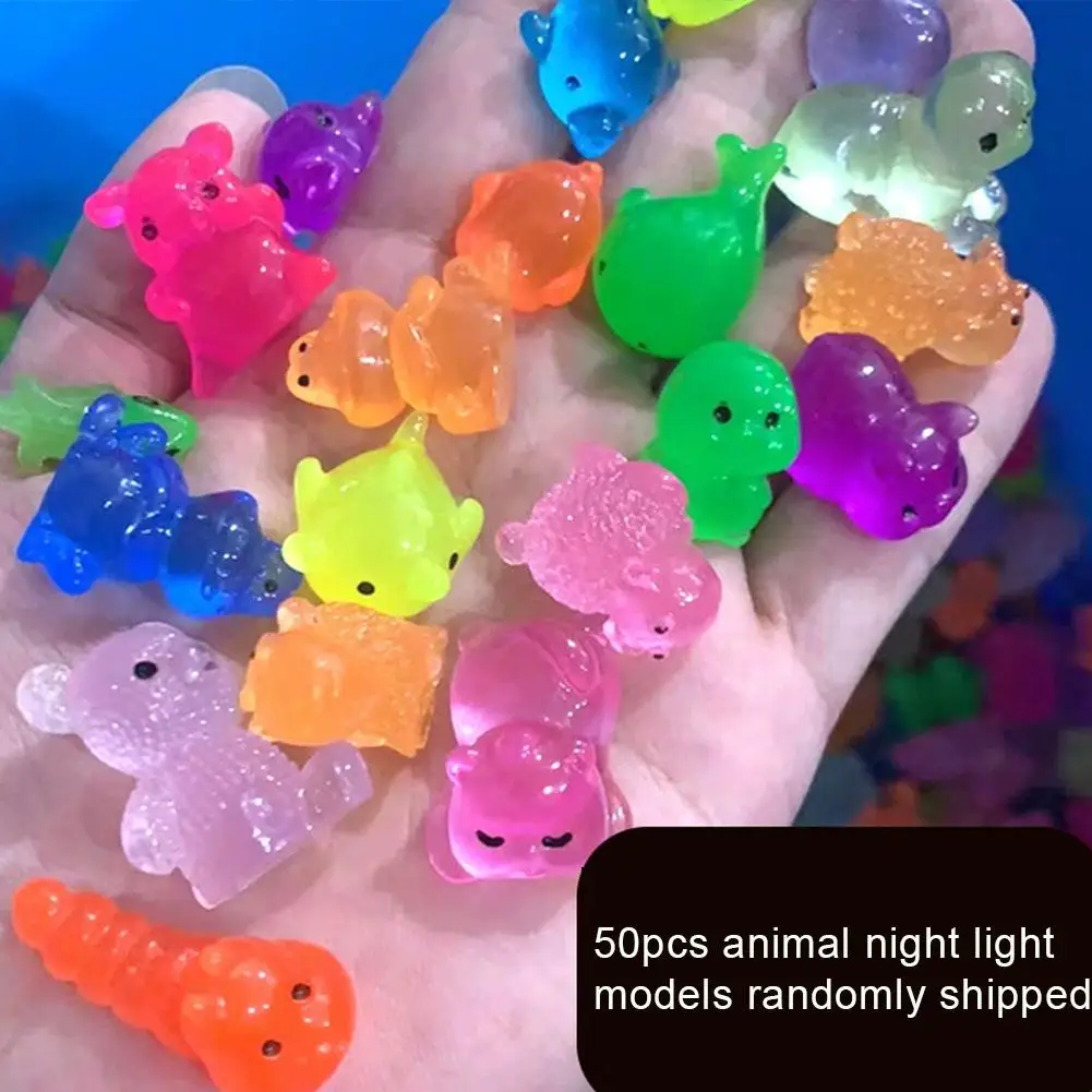 50 Uds. Mini animales de resina que brillan en la oscuridad, conjunto de caja ciega sorpresa, más de 60 estilos, decoración de jardín de hadas, manualidades DIY, juguetes educativos