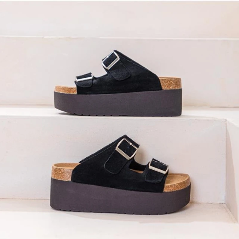 

Новые летние женские туфли из нубука 7 см, модные женские тапочки на толстой подошве, уличные женские шлепанцы на высокой платформе, массивные шлепанцы