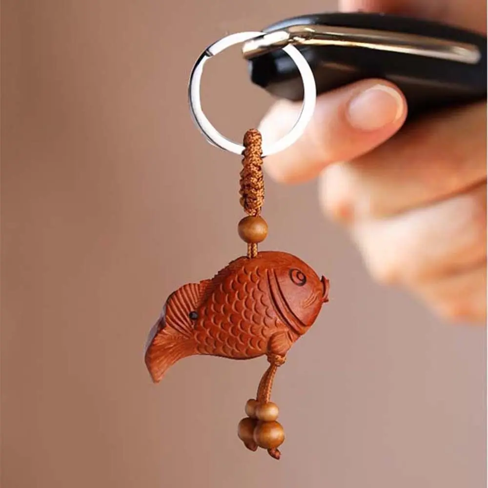 

Lucky Fish Keychain Peach Wood Fish Figure Key Rings Vintage Charms Car Key Chain Women Men Gifts Car Accessories