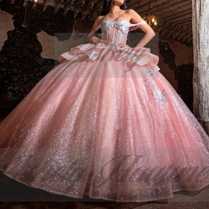 Affascinanti abiti Quinceanera messicani scintillanti Corsetto con applicazioni in pizzo Puffy Sweep Train Abito da ballo per feste di compleanno Dolce 15 16
