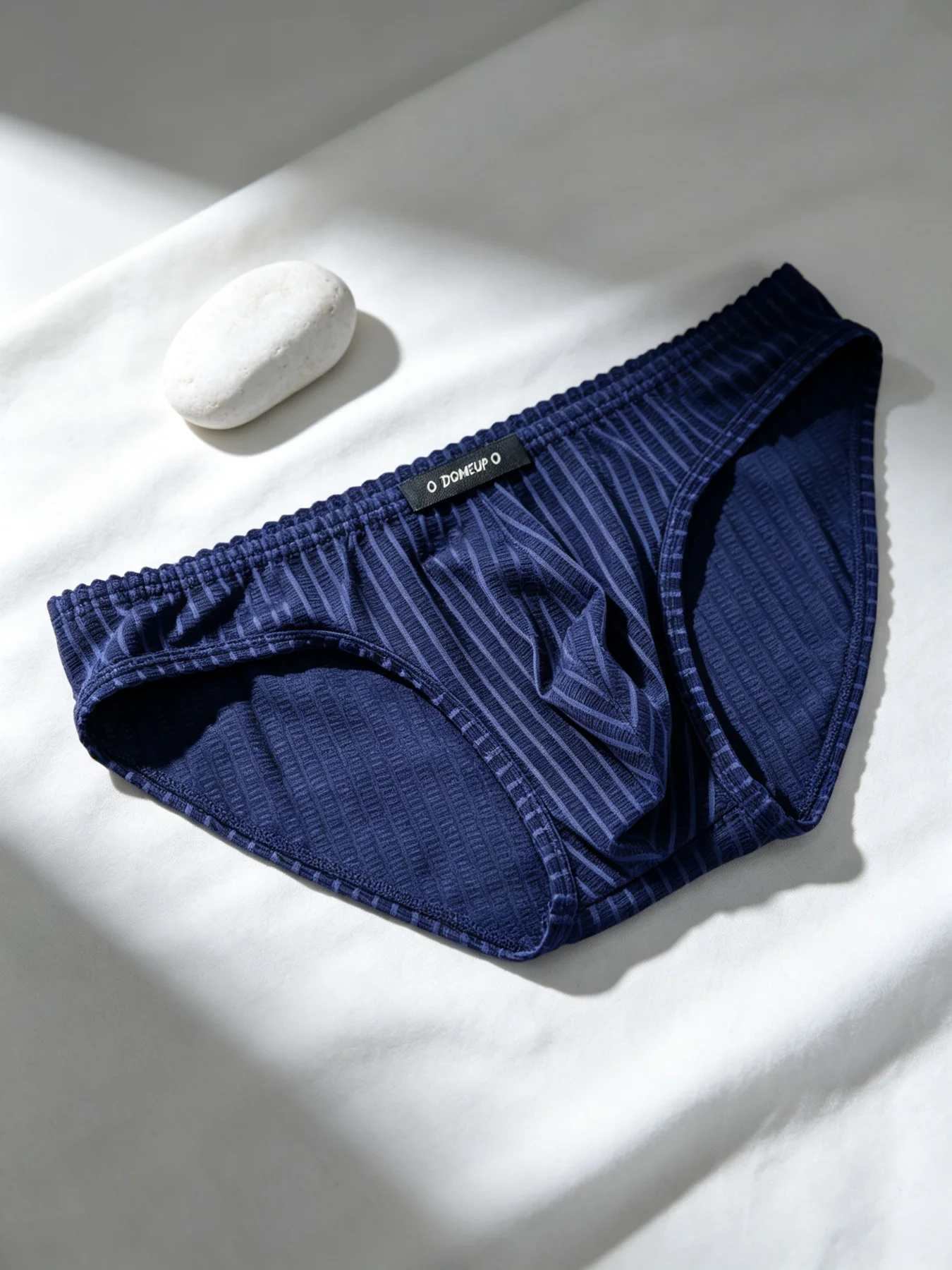 Men's Retro Vertical Stripe Briefs Lightweight Breathable Sweat Free 3D Pouch Design Underwear For Daily Beach Vacation