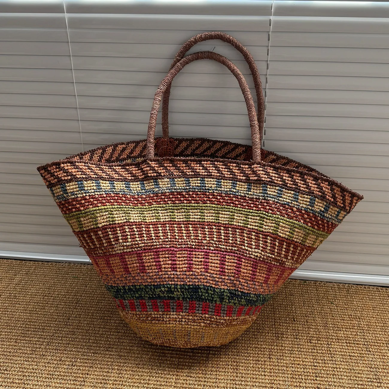 

Красочная сумка-тоут из 100% рафии, женская плетеная сумка через плечо, роскошная ручная работа, летняя пляжная сумка