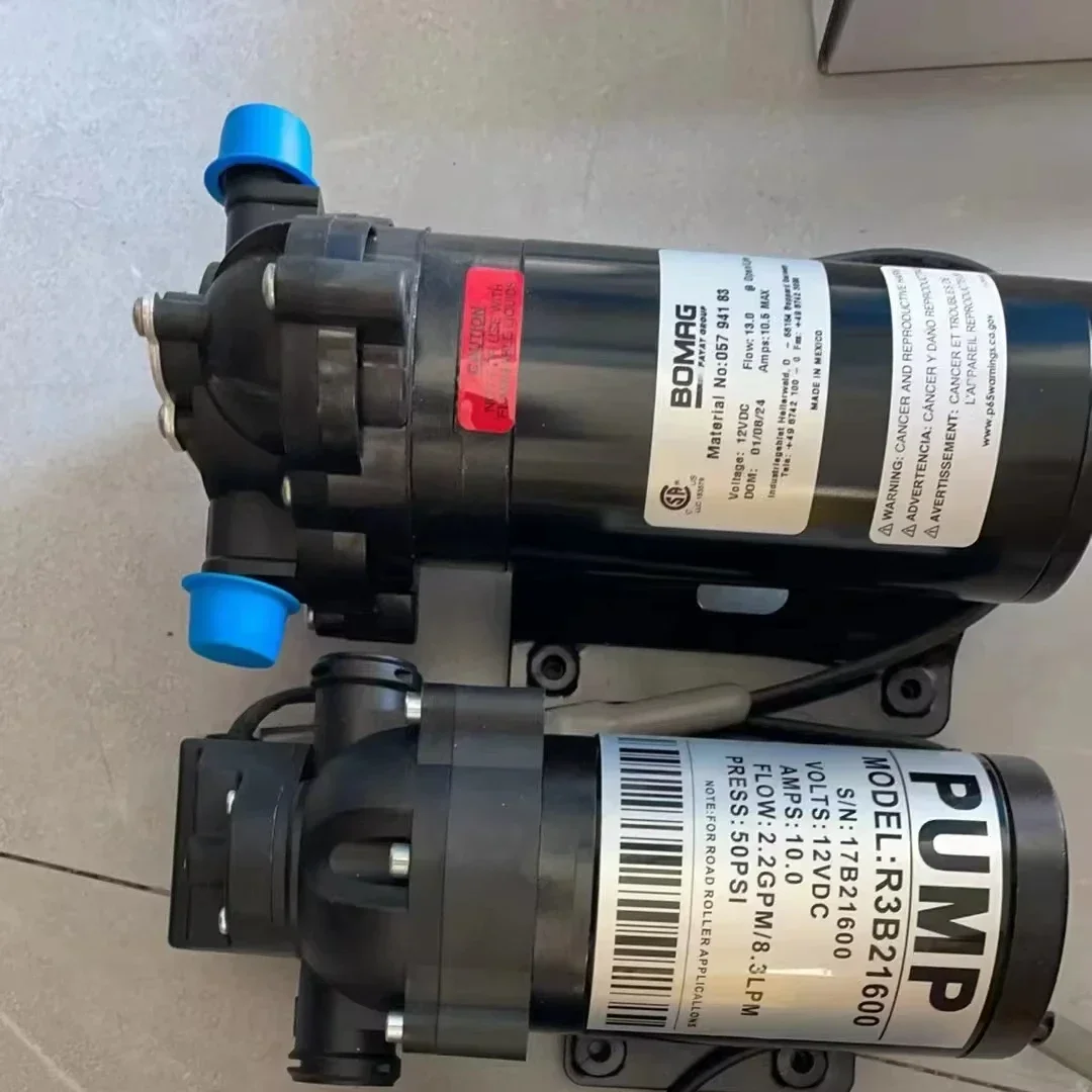 05794312 05794037 Pompa acqua a rulli stradali Bomag