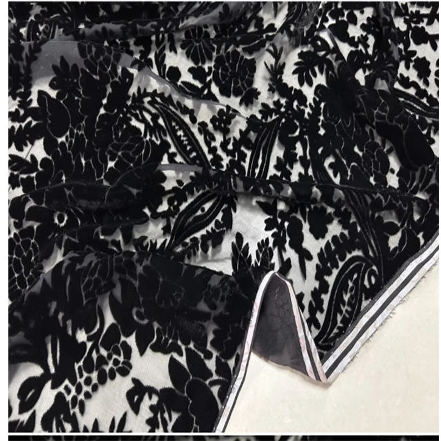 

Шелковая ткань с эффектом потертости, золотистый бархат из тутового шелка с выжженным принтом, высококачественная плюшевая бархатная ткань для платьев.