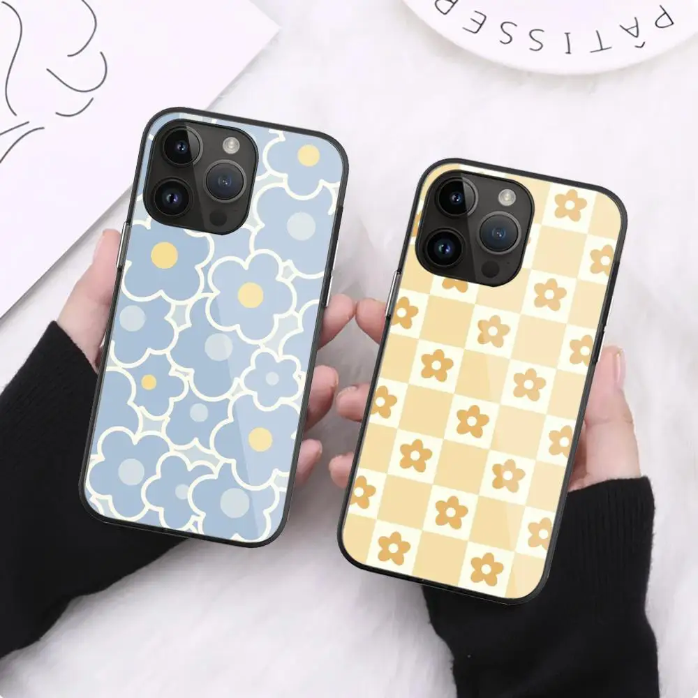 Cute daisy chrysanthemum Phone Case For iPhone 15 Pro Max14 13 12 Mini 11 XR XS 8 7 Plus Black Art Glass Cases