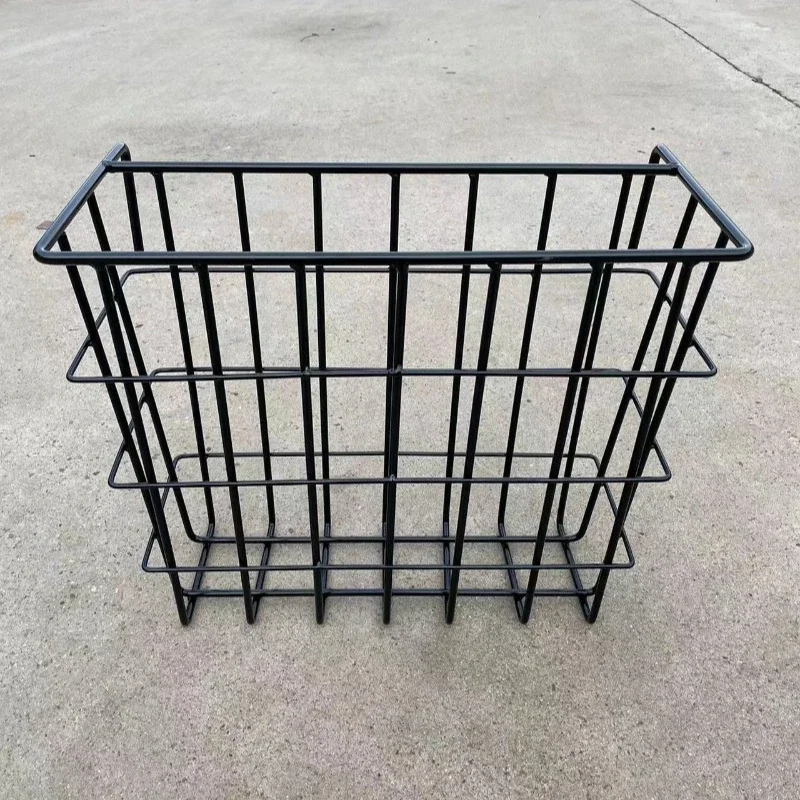 Horse straw frame, stable supplies, reinforced horse straw frame