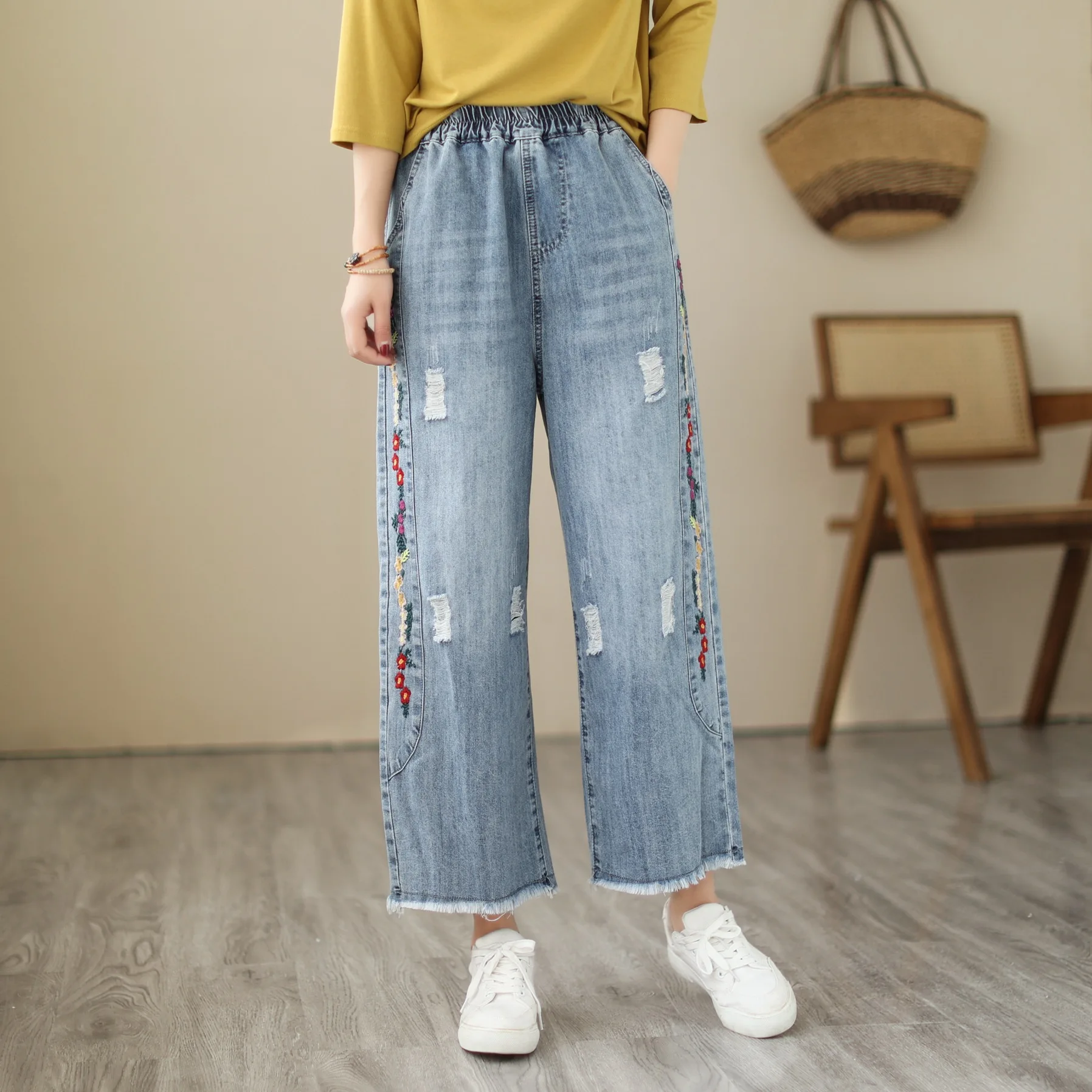 Aricaca Women Flower Embroidery Ripped Trousers Women M-2XL Wide Leg Denim Pants