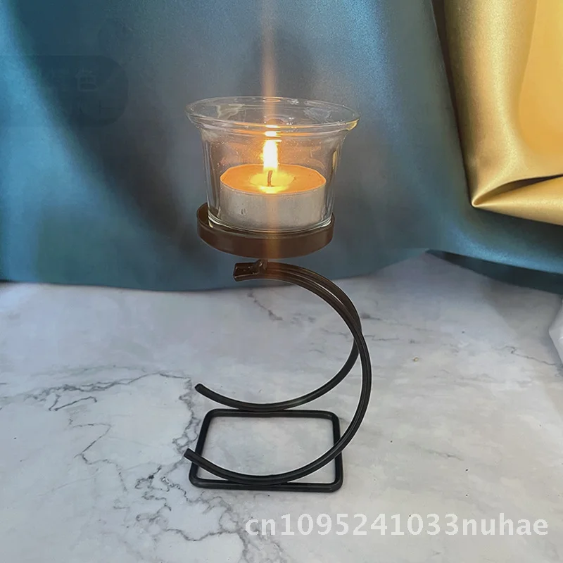 

Simple Moon Wrought Iron Candlestick Gold Black Romantic Decoration for Restaurant Bedroom Film Television Wedding Props